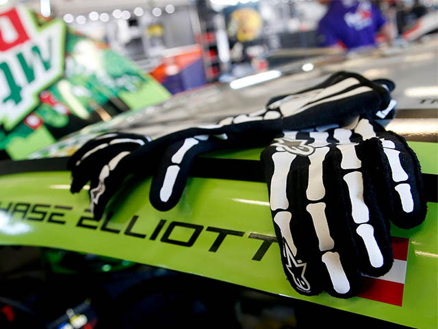 Sammy Smith 2023 Bristol Race Worn & Signed Gloves | Also Signed by Dale Earnhardt Jr. (Driven to Give Event) at PristineAuction.com Sammy Smith 2023 Bristol Race Worn & Signed Gloves | Also Signed by Dale Earnhardt Jr. (Driven to Give Event) at PristineAuction.com