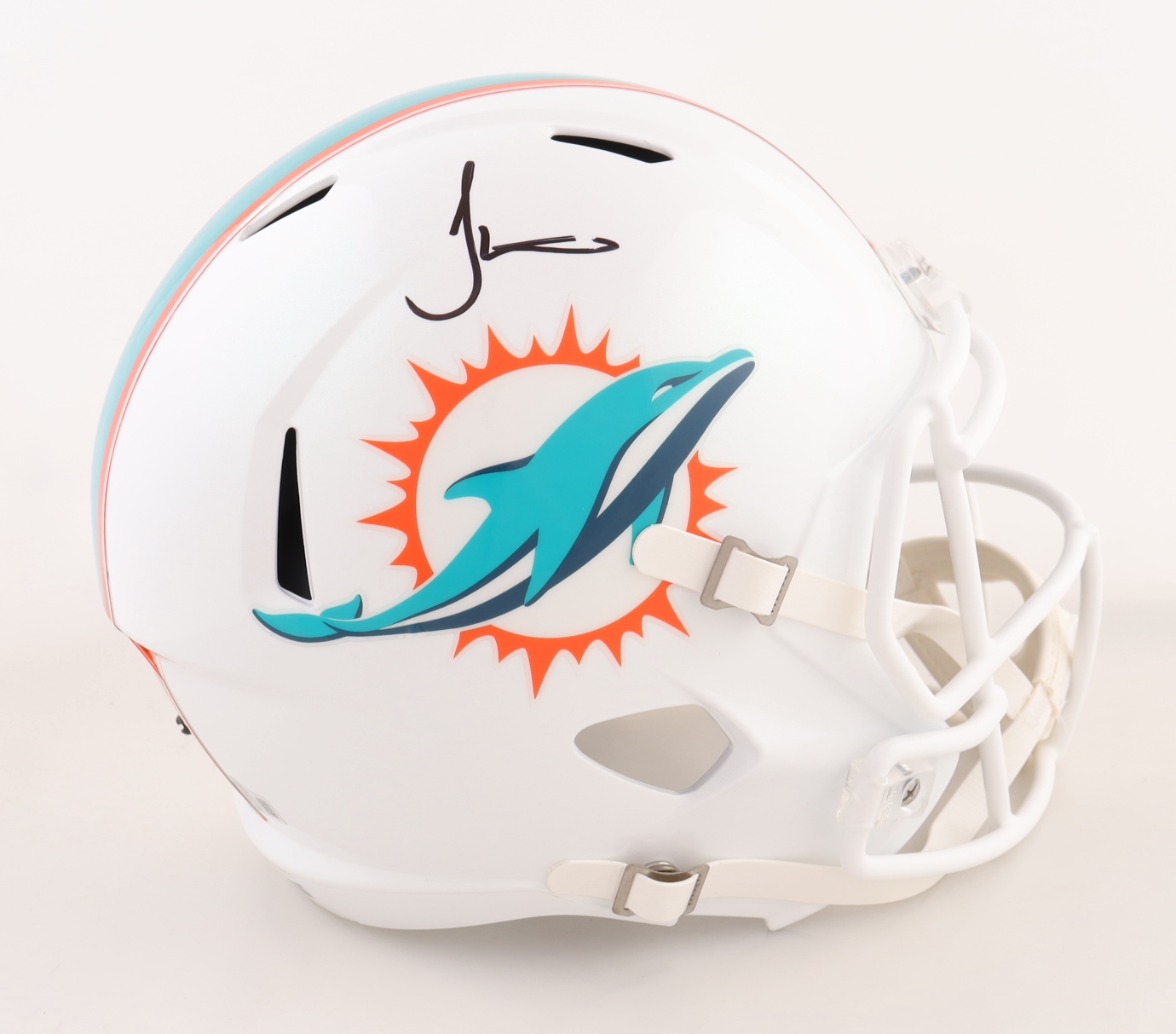 Tyreek Hill Signed Dolphins Full-Size Speed Helmet (Beckett) at PristineAuction.com Tyreek Hill Signed Dolphins Full-Size Speed Helmet (Beckett) at PristineAuction.com