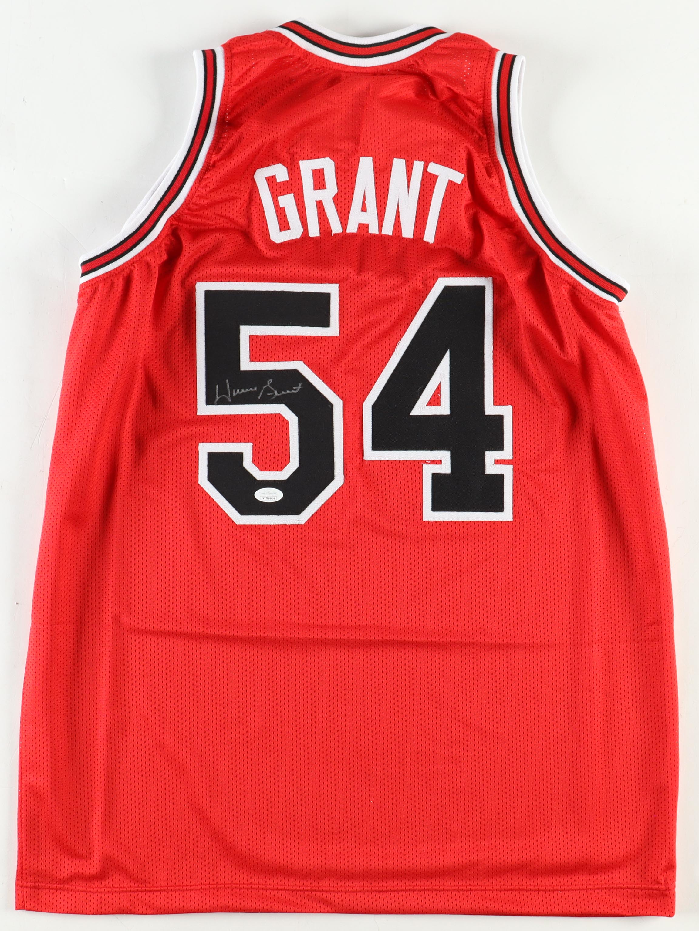 Horace Grant Signed Jersey (JSA) at PristineAuction.com Horace Grant Signed Jersey (JSA) at PristineAuction.com