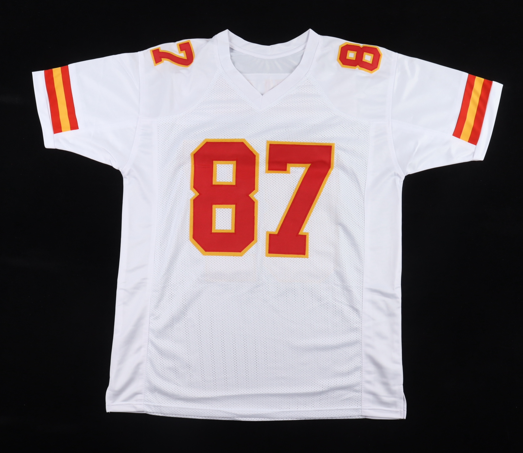 Travis Kelce Signed Jersey (Beckett) at PristineAuction.com Travis Kelce Signed Jersey (Beckett) at PristineAuction.com