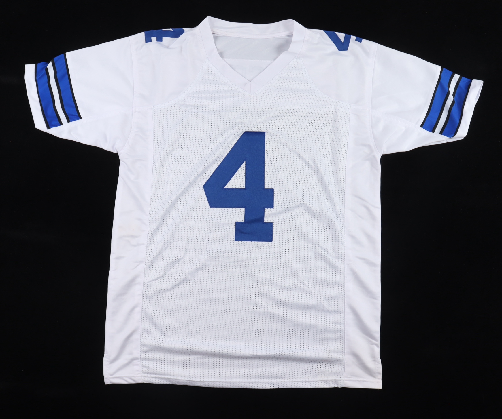 Dak Prescott Signed Jersey (Beckett) at PristineAuction.com Dak Prescott Signed Jersey (Beckett) at PristineAuction.com