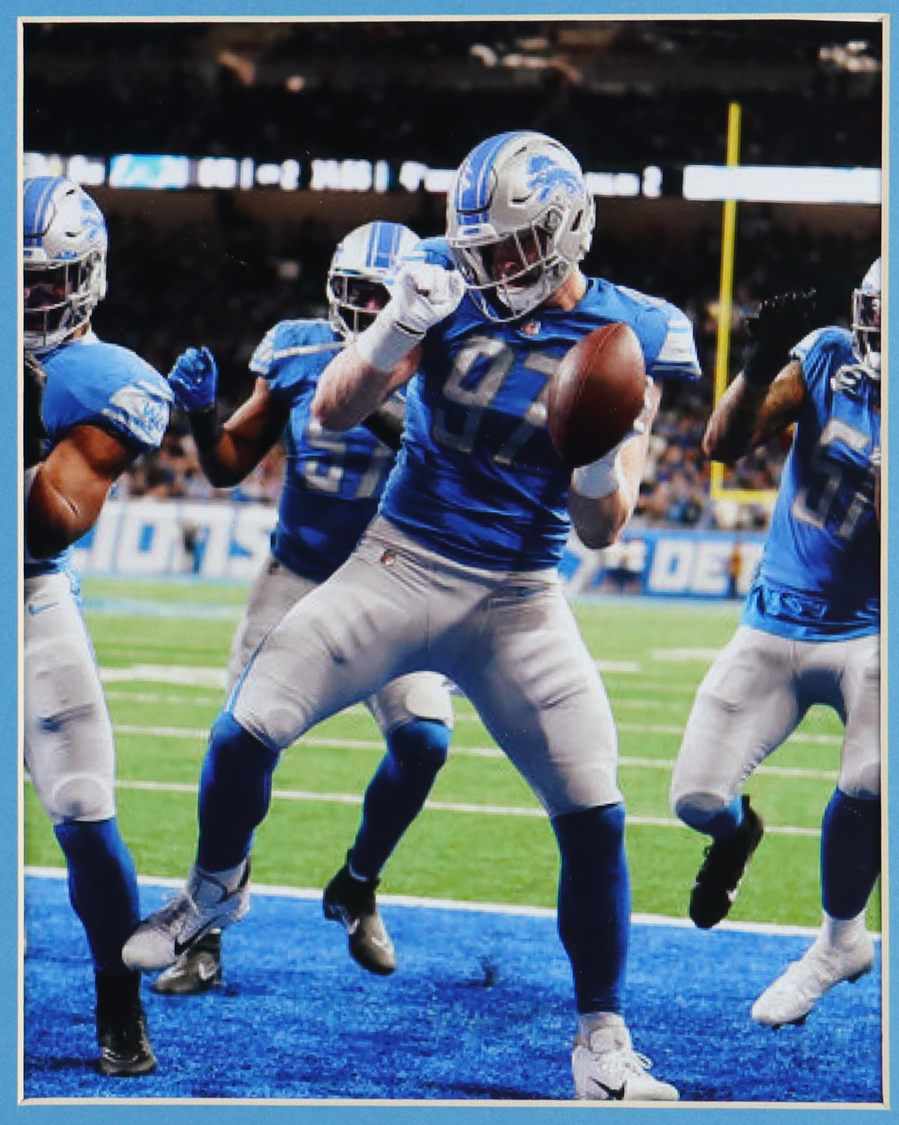 Aidan Hutchinson Signed Custom Framed Jersey Display (Beckett) at PristineAuction.com Aidan Hutchinson Signed Custom Framed Jersey Display (Beckett) at PristineAuction.com