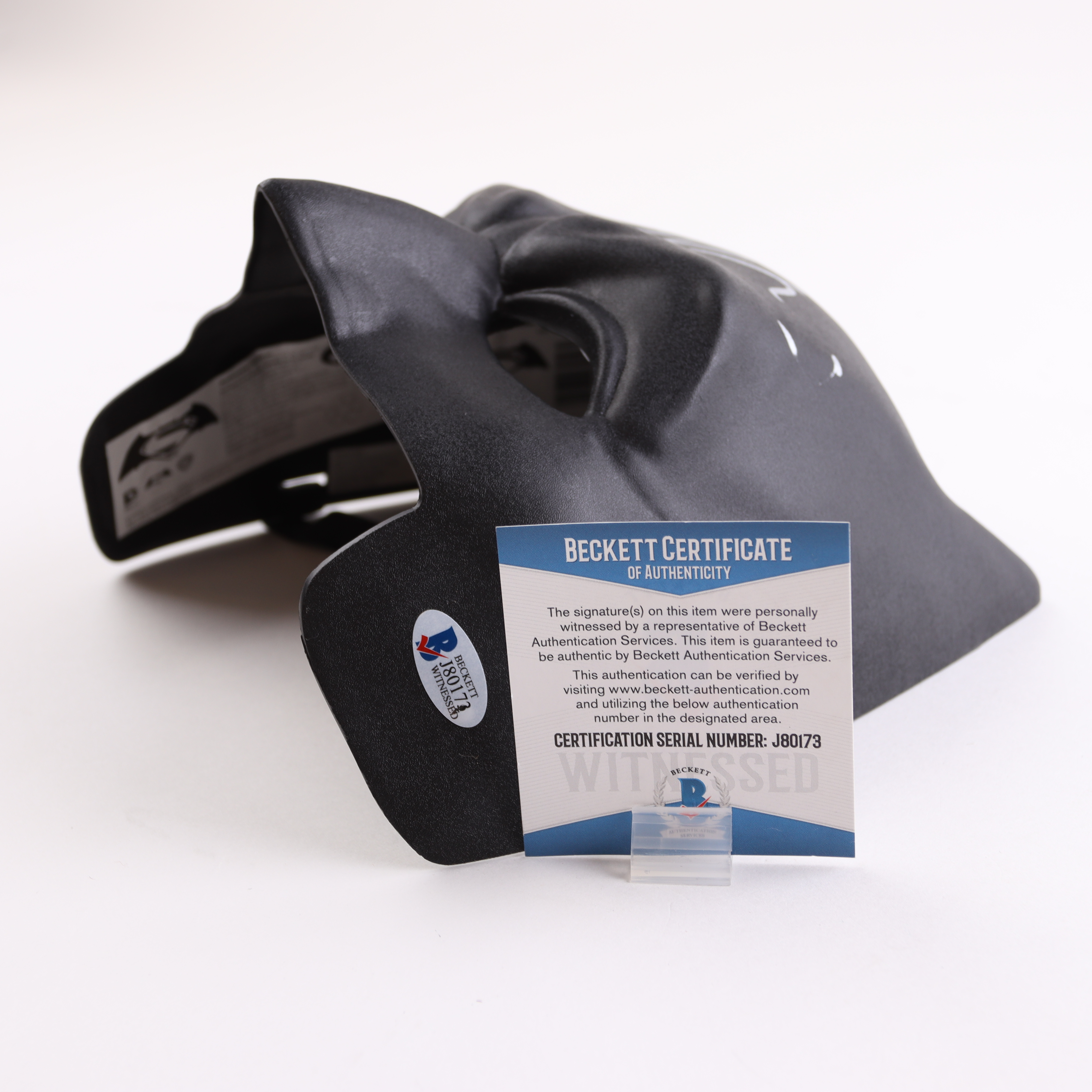 Ben Affleck Signed "Batman V Superman" Batman Mask (Beckett) at PristineAuction.com Ben Affleck Signed "Batman V Superman" Batman Mask (Beckett) at PristineAuction.com