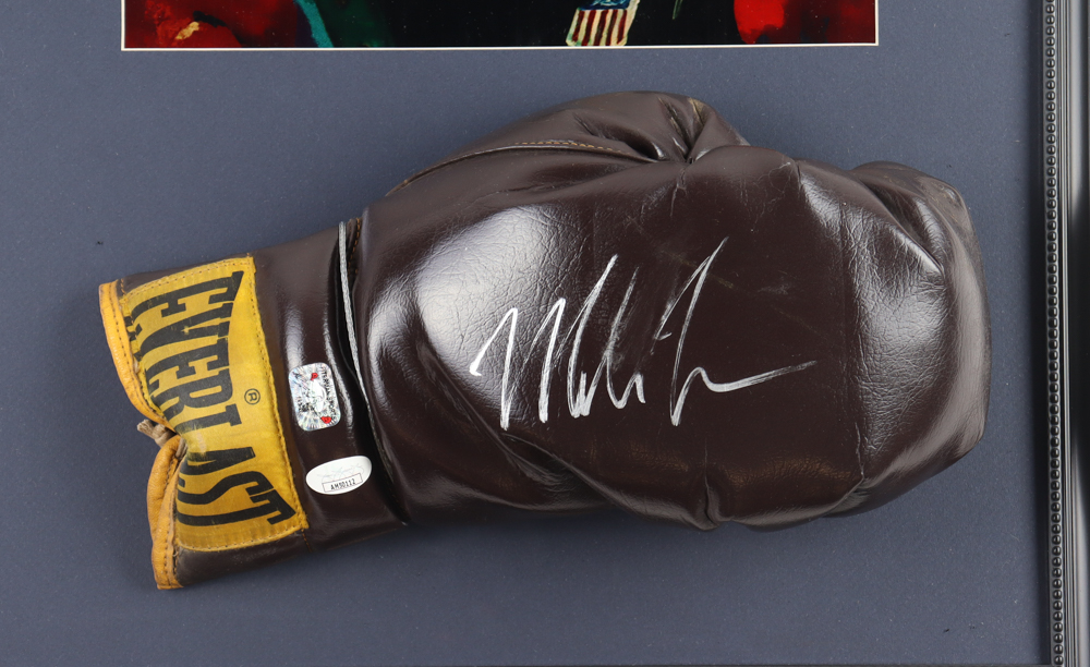 Gants De Boxe Everlast Noirs – Signés Mike Tyson – COA JSA + Vitrine + Bandes + Plaque