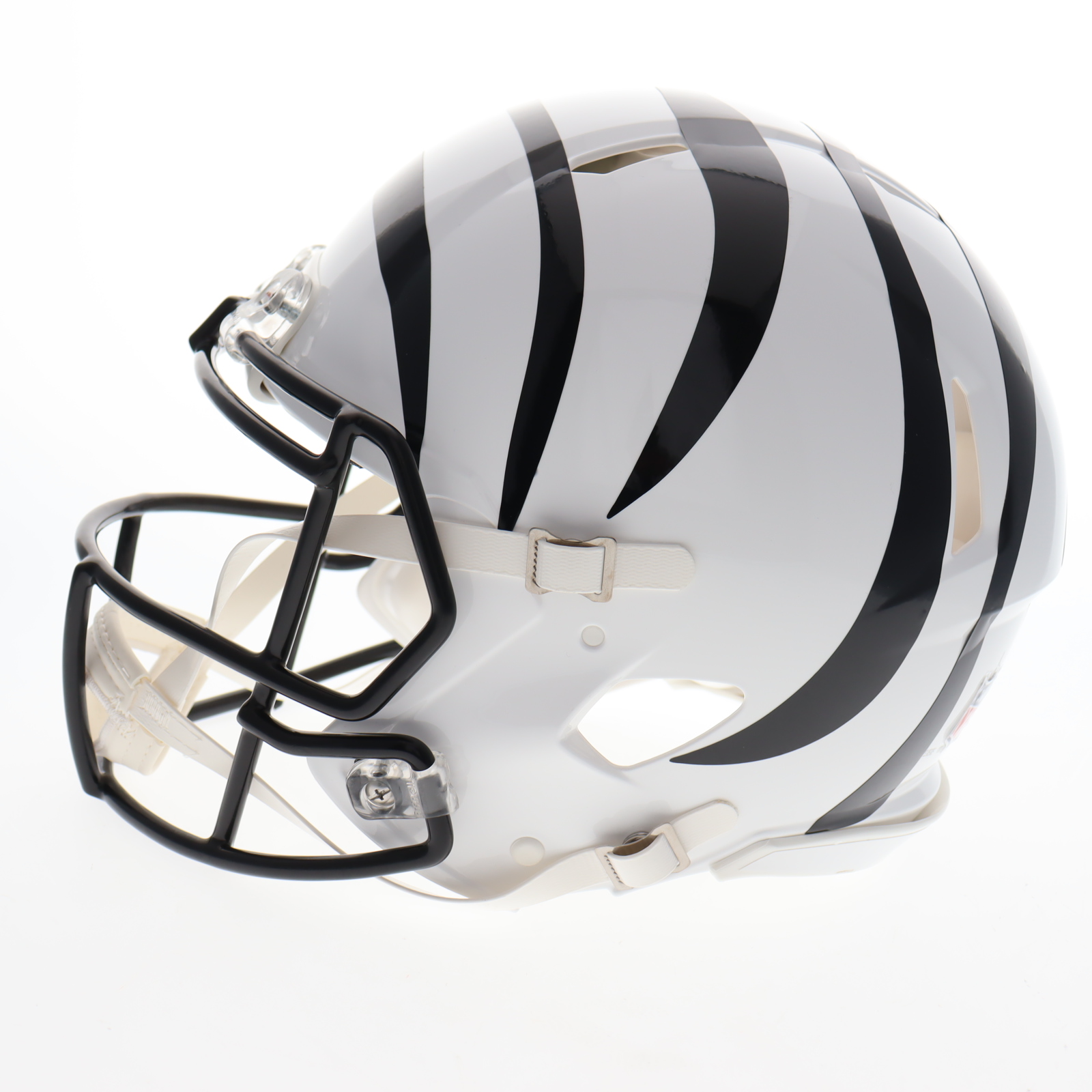 Chad Ochocinco Johnson Signed Bengals Full-Size Authentic On-Field White Alternate Speed Helmet (Beckett) at PristineAuction.com Chad Ochocinco Johnson Signed Bengals Full-Size Authentic On-Field White Alternate Speed Helmet (Beckett) at PristineAuction.com