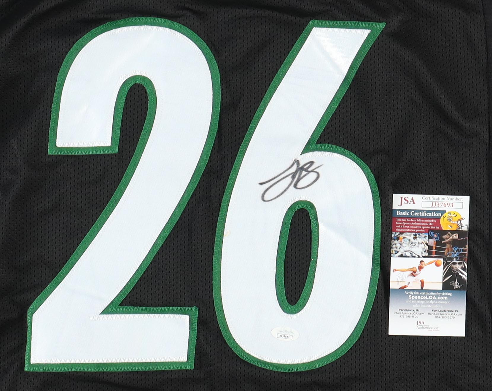 Le'Veon Bell Signed Jersey (JSA) at PristineAuction.com Le'Veon Bell Signed Jersey (JSA) at PristineAuction.com