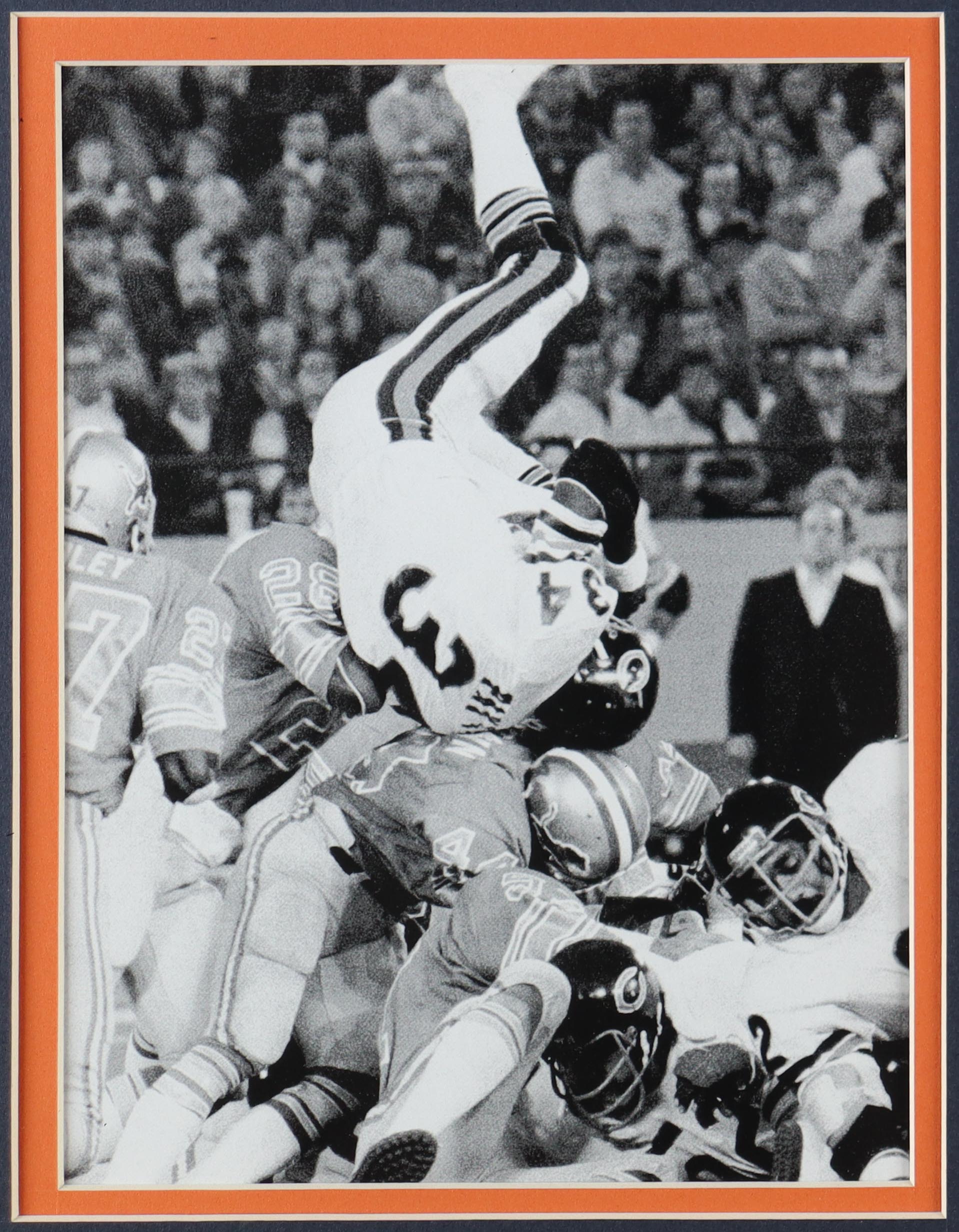 Walter Payton Signed Bears Custom Framed Cut Display with Jersey, (2) Payton #34 Pins & Coca Cola Bears Pin at PristineAuction.com Walter Payton Signed Bears Custom Framed Cut Display with Jersey, (2) Payton #34 Pins & Coca Cola Bears Pin at PristineAuction.com