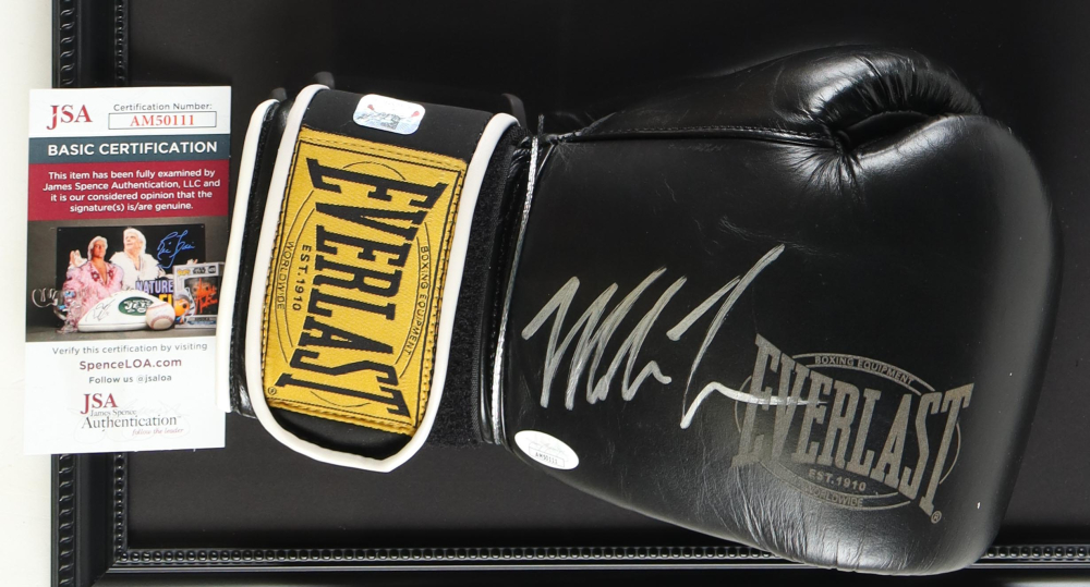 Gants De Boxe Everlast Noirs – Signés Mike Tyson – COA JSA + Vitrine + Bandes + Plaque