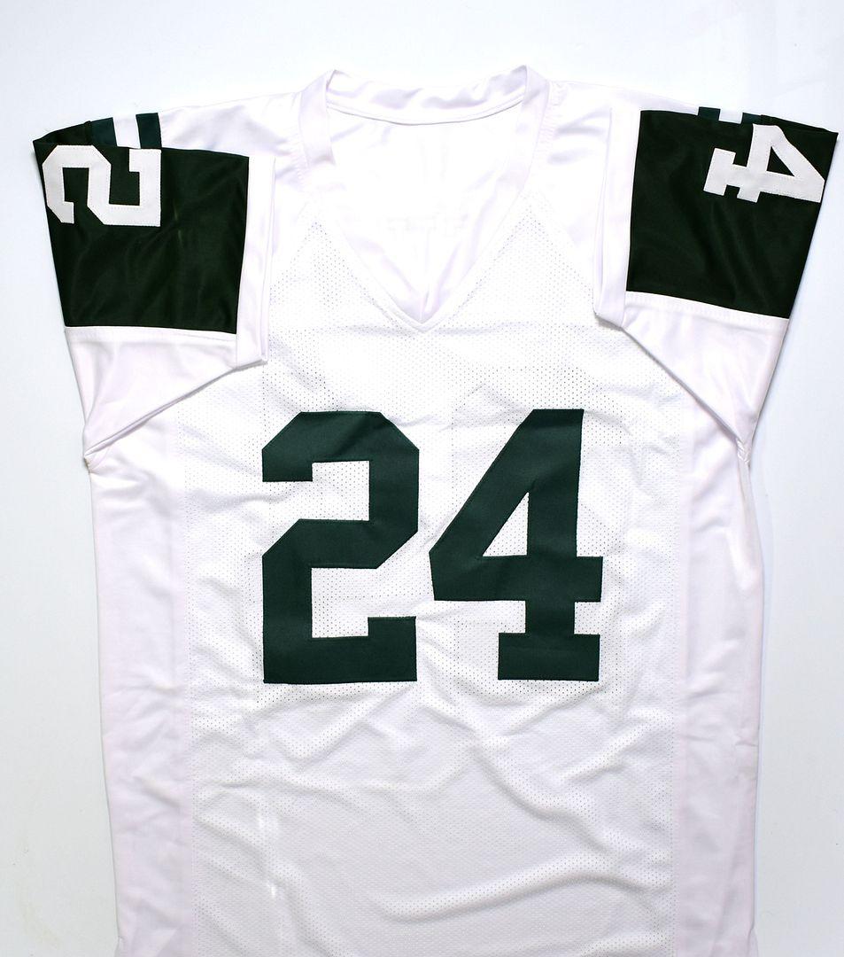 Darrelle Revis Singed Jersey Inscribed "HOF 23" (Beckett) at PristineAuction.com Darrelle Revis Singed Jersey Inscribed "HOF 23" (Beckett) at PristineAuction.com