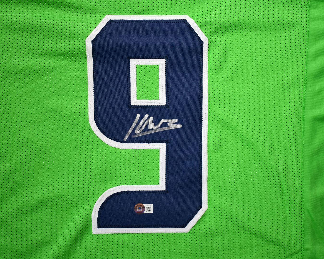 Kenneth Walker III Signed Jersey (Beckett) at PristineAuction.com Kenneth Walker III Signed Jersey (Beckett) at PristineAuction.com