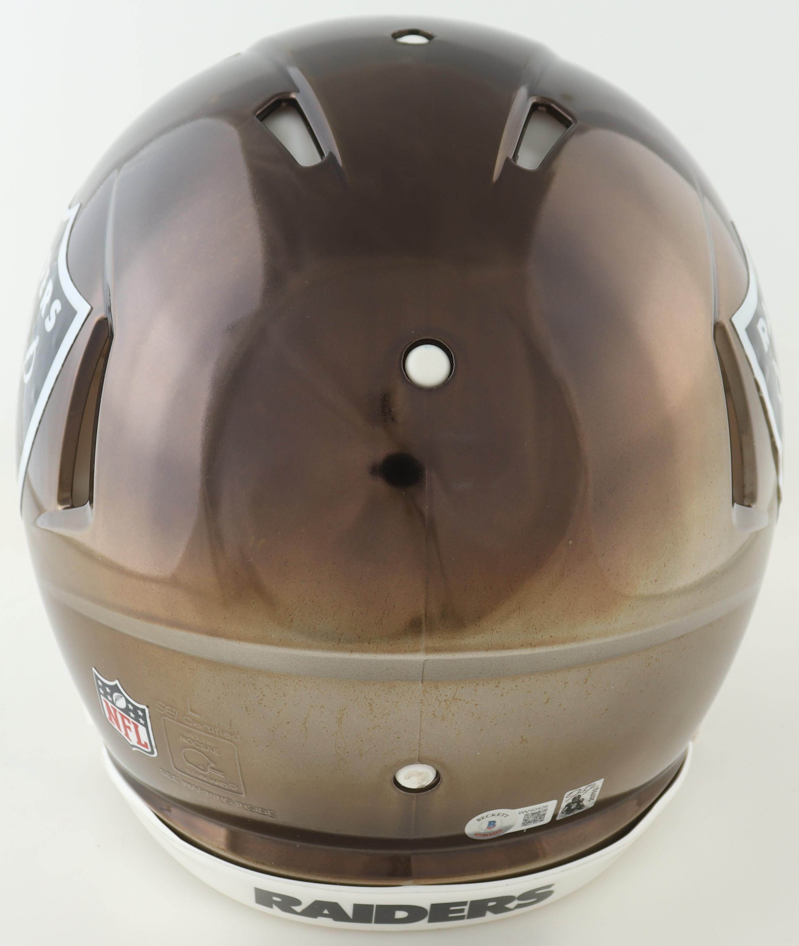 Josh Jacobs Signed Raiders Full-Size Authentic On-Field Chrome Speed Helmet (Beckett & Jacobs) at PristineAuction.com Josh Jacobs Signed Raiders Full-Size Authentic On-Field Chrome Speed Helmet (Beckett & Jacobs) at PristineAuction.com