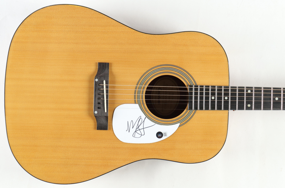 Who Signed Miranda Lamberts Guitar