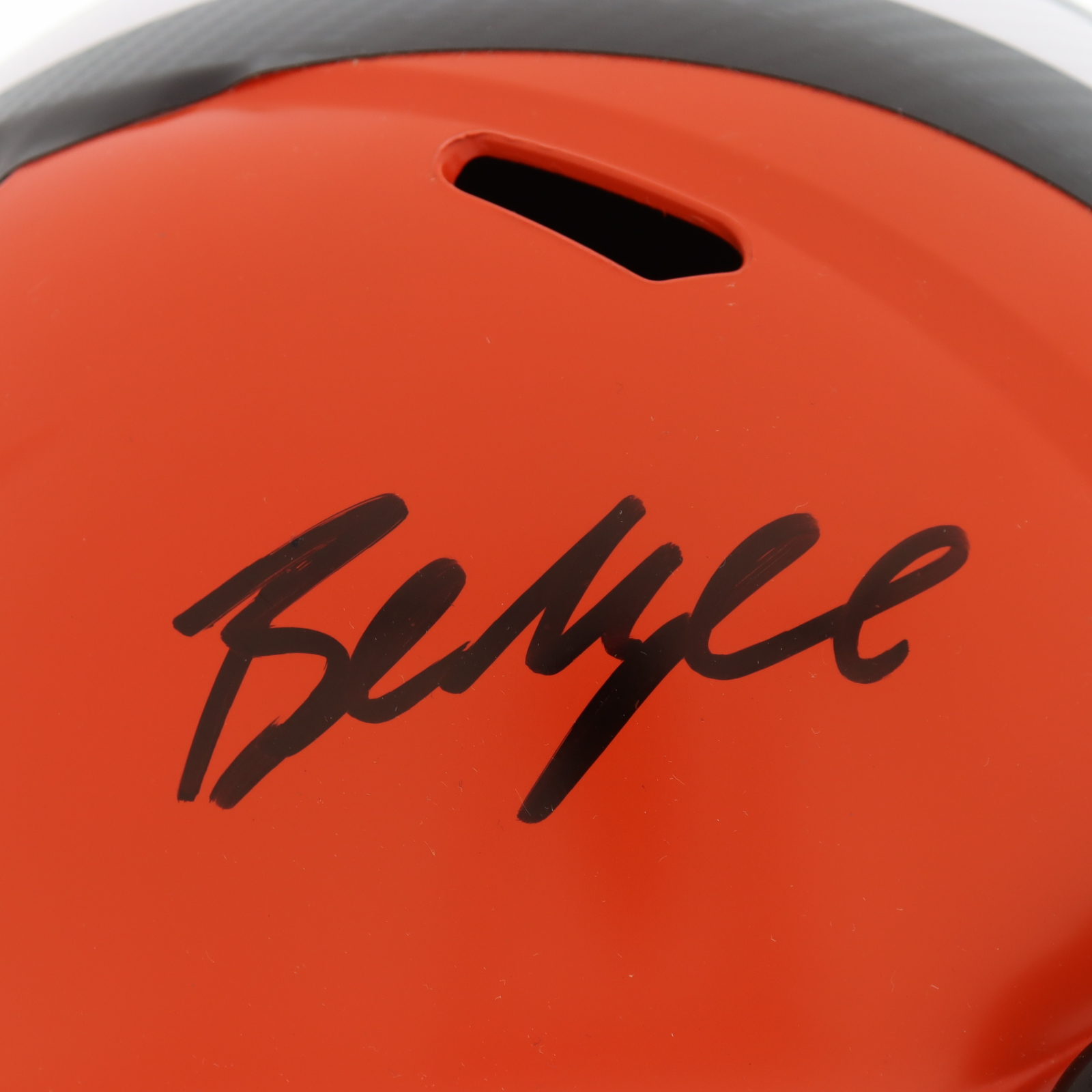 Baker Mayfield Signed Browns Full-Size Helmet (Beckett) at PristineAuction.com Baker Mayfield Signed Browns Full-Size Helmet (Beckett) at PristineAuction.com
