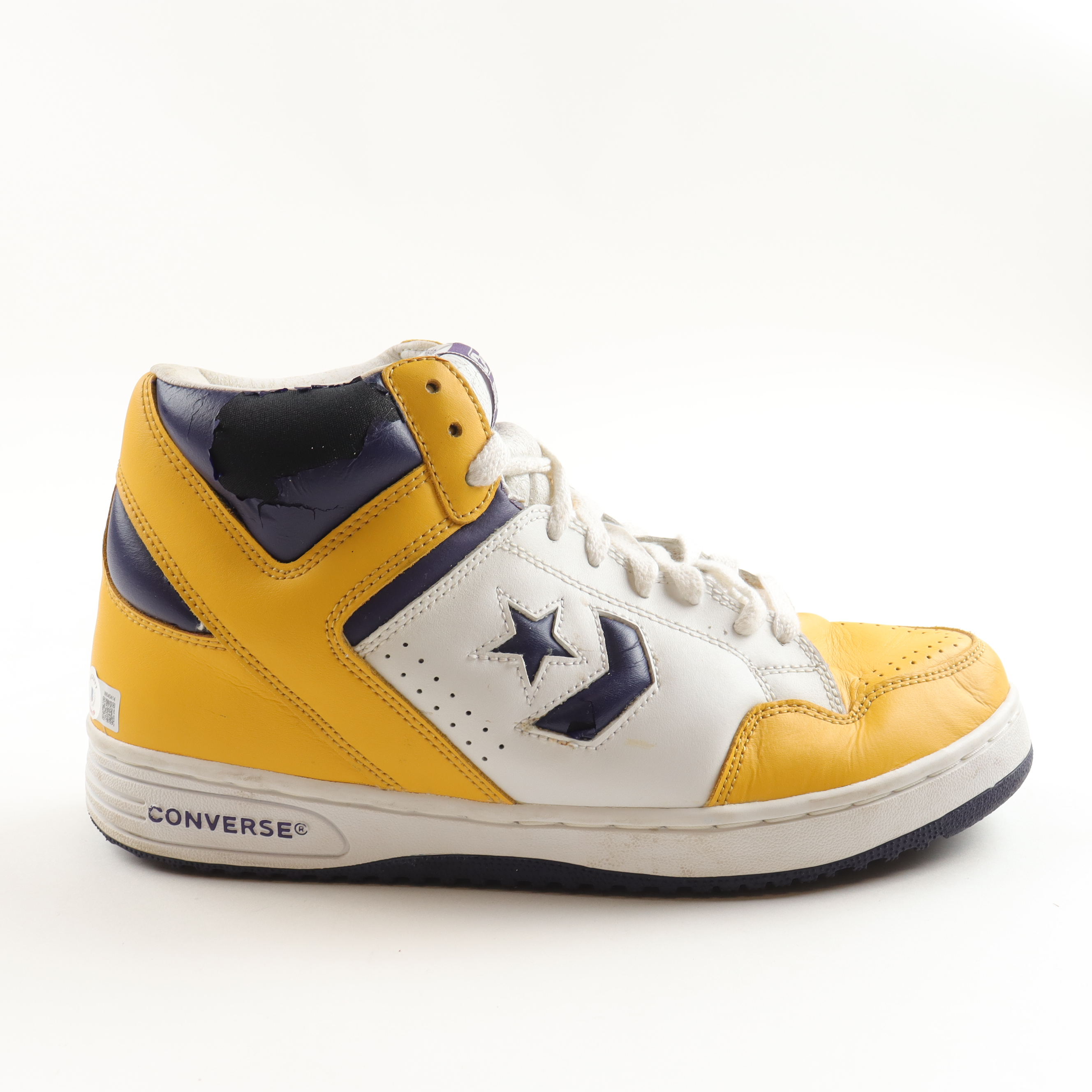 Magic Johnson and Jerry West Signed Converse Weapon Basketball Shoe (Beckett) at PristineAuction.com Magic Johnson and Jerry West Signed Converse Weapon Basketball Shoe (Beckett) at PristineAuction.com