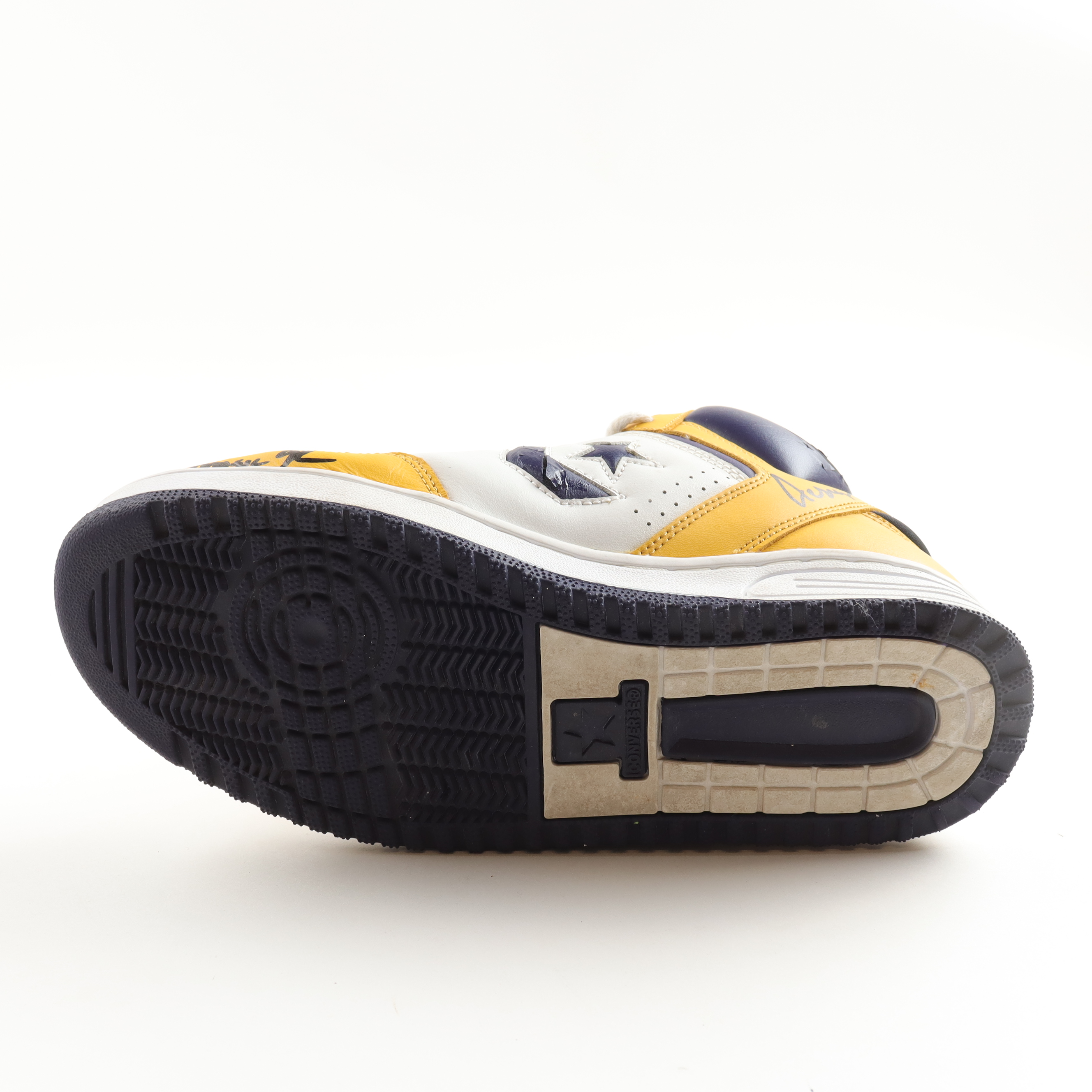 Magic Johnson and Jerry West Signed Converse Weapon Basketball Shoe (Beckett) at PristineAuction.com Magic Johnson and Jerry West Signed Converse Weapon Basketball Shoe (Beckett) at PristineAuction.com