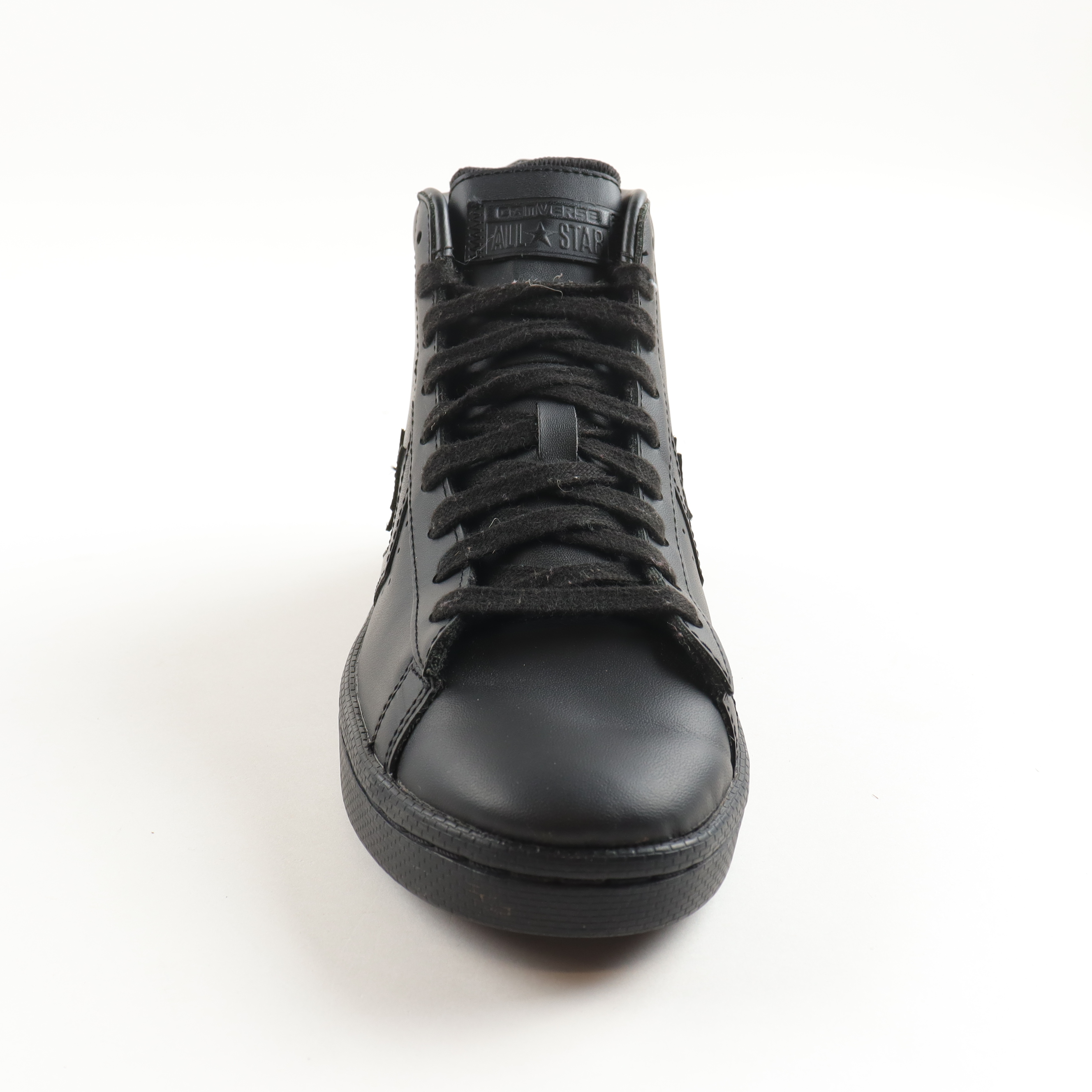 Magic Johnson Signed Vintage Converse Basketball Shoe (Beckett) at PristineAuction.com Magic Johnson Signed Vintage Converse Basketball Shoe (Beckett) at PristineAuction.com