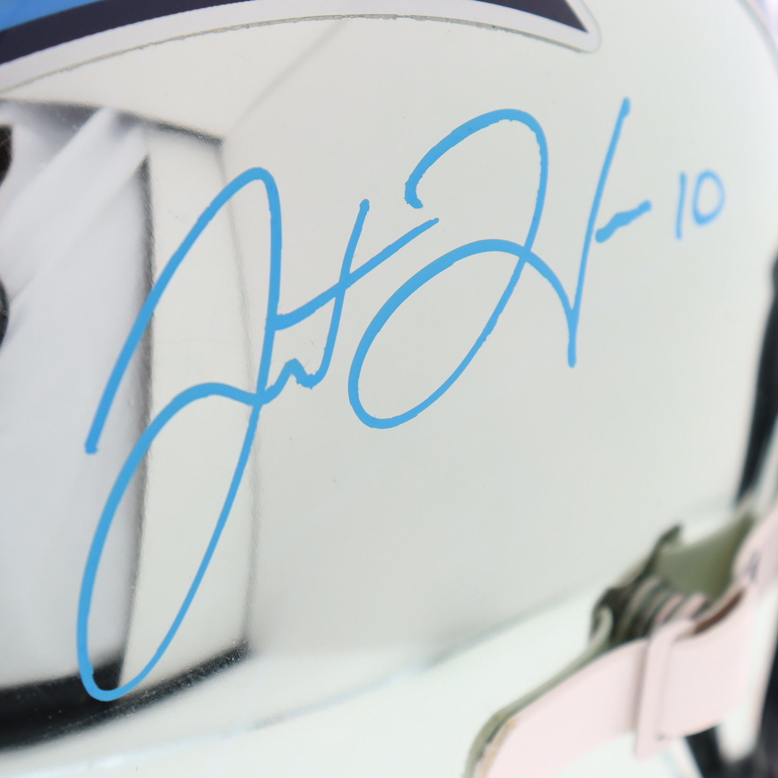 Justin Herbert Signed Chargers Full-Size Chrome Speed Helmet Inscribed "Most TD's BY A Rookie QB" & "2020 NFL ROY" (Beckett) at PristineAuction.com Justin Herbert Signed Chargers Full-Size Chrome Speed Helmet Inscribed "Most TD's BY A Rookie QB" & "2020 NFL ROY" (Beckett) at PristineAuction.com