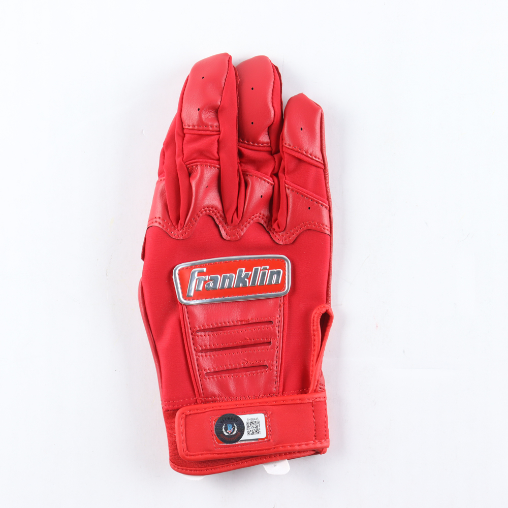 Ronald Acuna Jr. Signed Batting Glove (Beckett) at PristineAuction.com Ronald Acuna Jr. Signed Batting Glove (Beckett) at PristineAuction.com