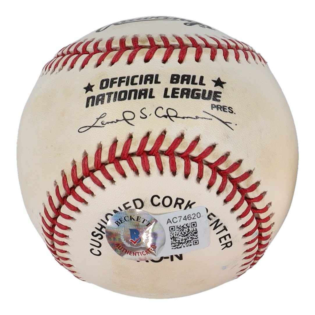 Hank Aaron Signed ONL Baseball (Beckett) at PristineAuction.com Hank Aaron Signed ONL Baseball (Beckett) at PristineAuction.com