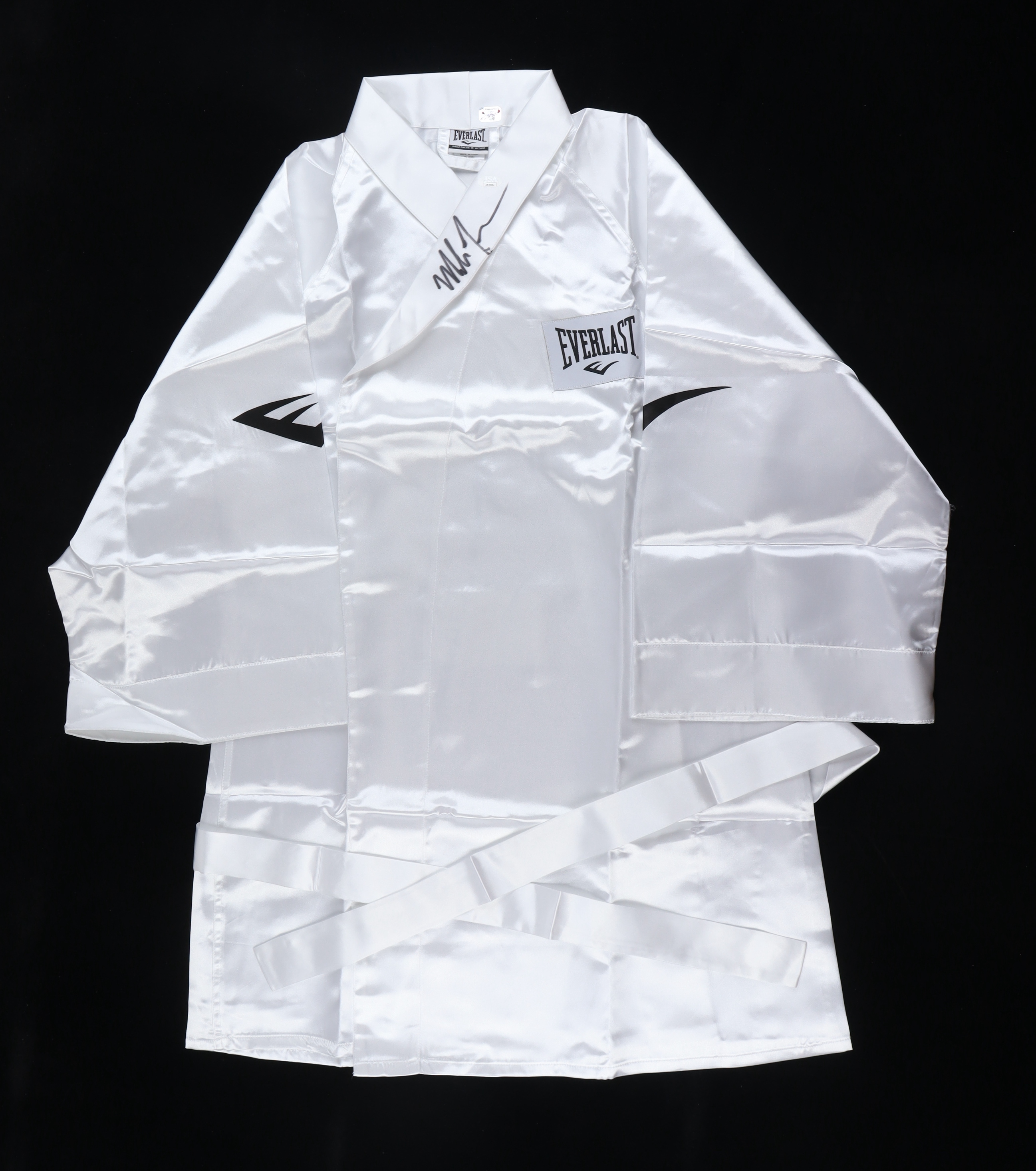 Mike Tyson Signed Everlast Boxing Robe (JSA & Tyson) at PristineAuction.com Mike Tyson Signed Everlast Boxing Robe (JSA & Tyson) at PristineAuction.com