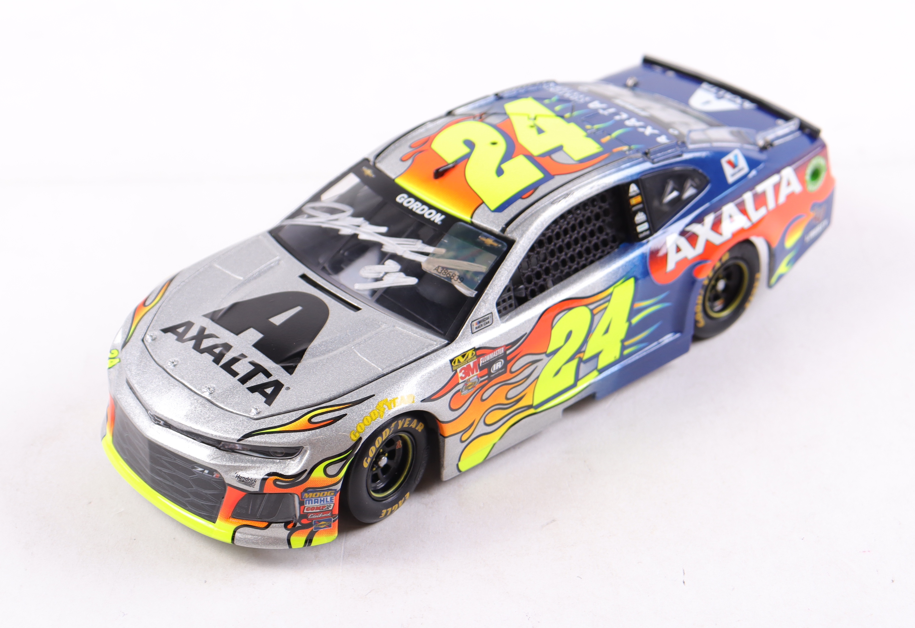 Jeff Gordon & William Byron Signed LE #24 Axalta #24EVER 2018 Camaro 1:24 Elite Diescast (Gordon) at PristineAuction.com Jeff Gordon & William Byron Signed LE #24 Axalta #24EVER 2018 Camaro 1:24 Elite Diescast (Gordon) at PristineAuction.com