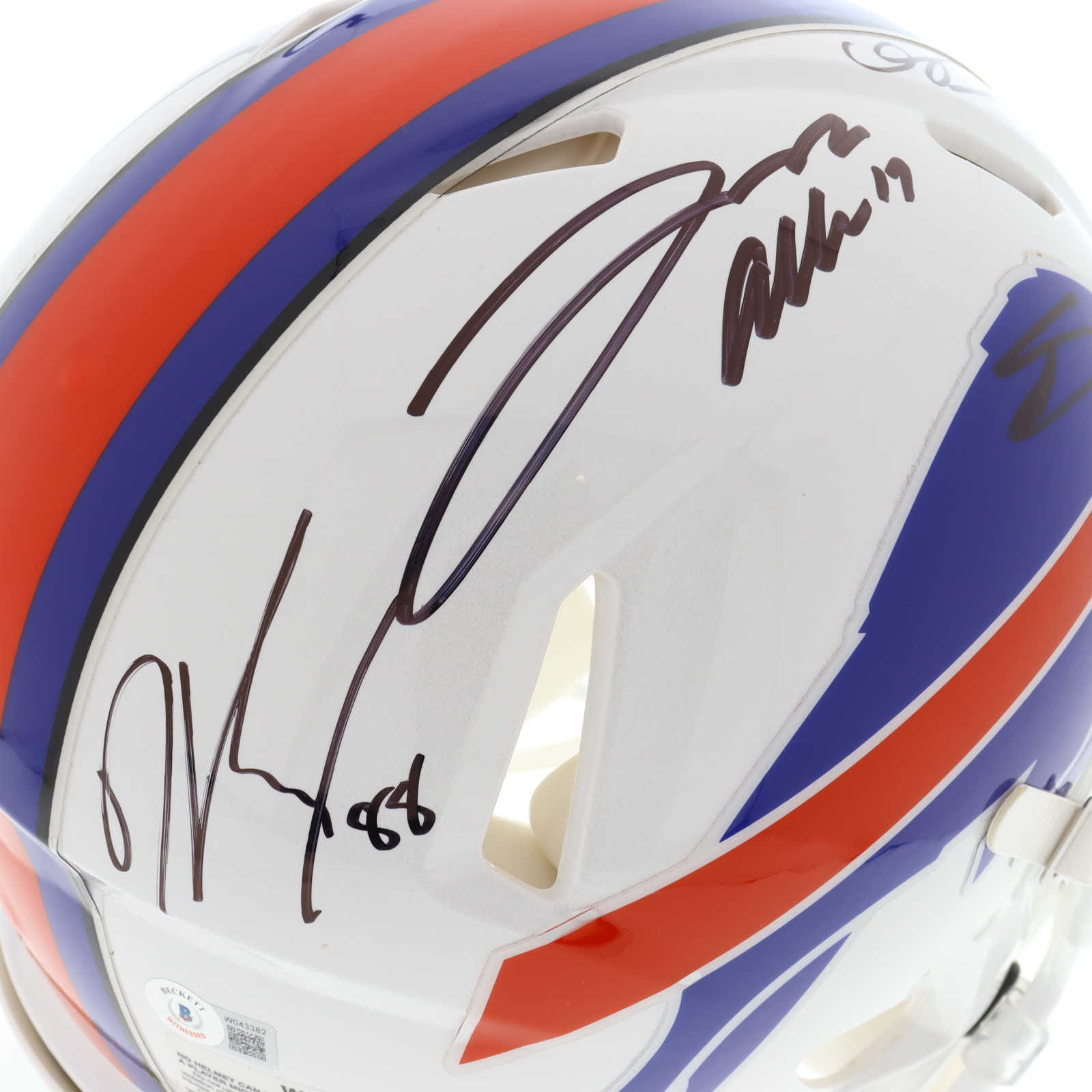 2022 Bills Full-Size Authentic Speed Helmet Team-Signed By (6) With Josh Allen, Stefon Diggs, Dawson Knox, Gabe Davis, & Devin Singletary (Beckett) at PristineAuction.com 2022 Bills Full-Size Authentic Speed Helmet Team-Signed By (6) With Josh Allen, Stefon Diggs, Dawson Knox, Gabe Davis, & Devin Singletary (Beckett) at PristineAuction.com