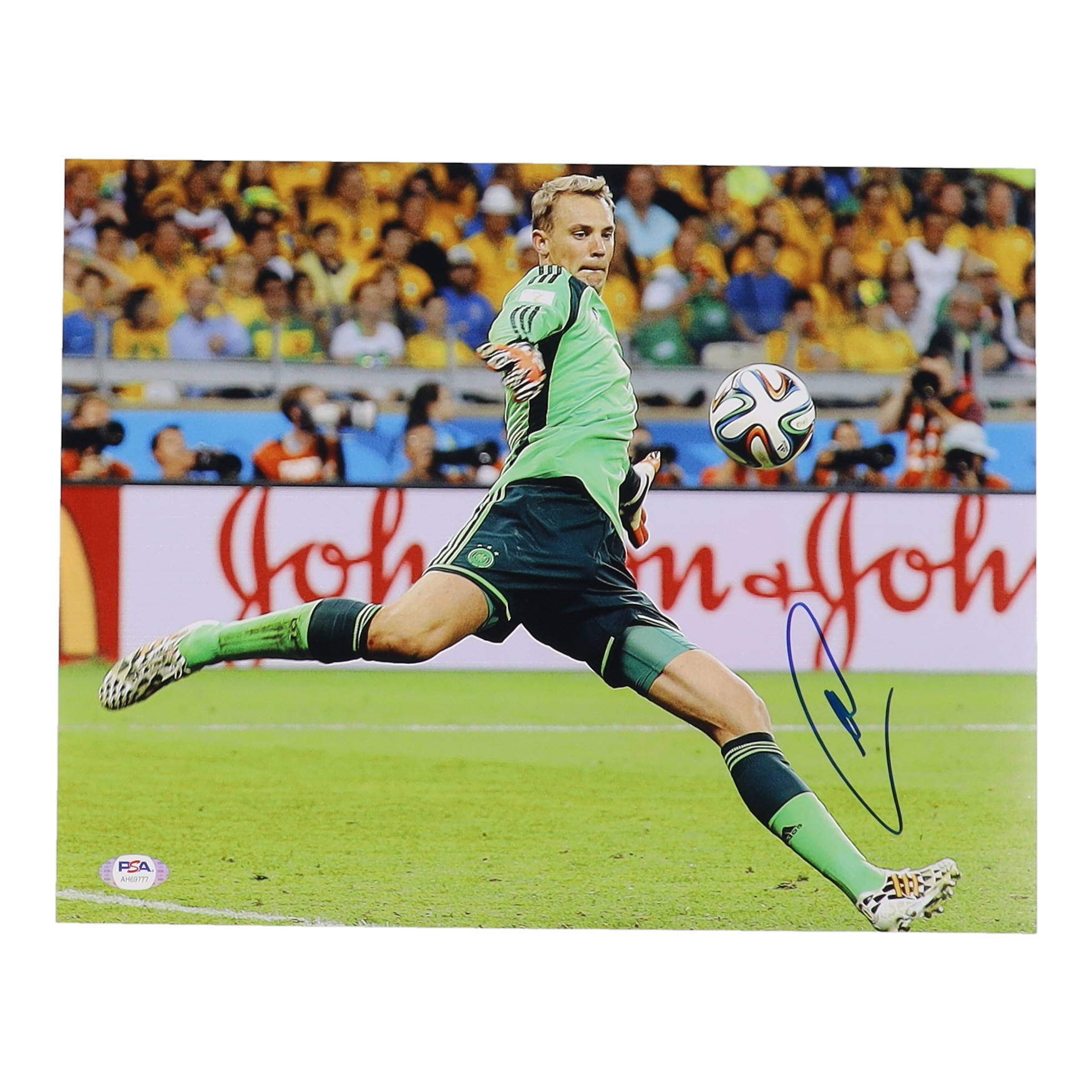 Manuel Neuer Signed FC Bayern Munich 11x14 Photo (PSA) at PristineAuction.com Manuel Neuer Signed FC Bayern Munich 11x14 Photo (PSA) at PristineAuction.com