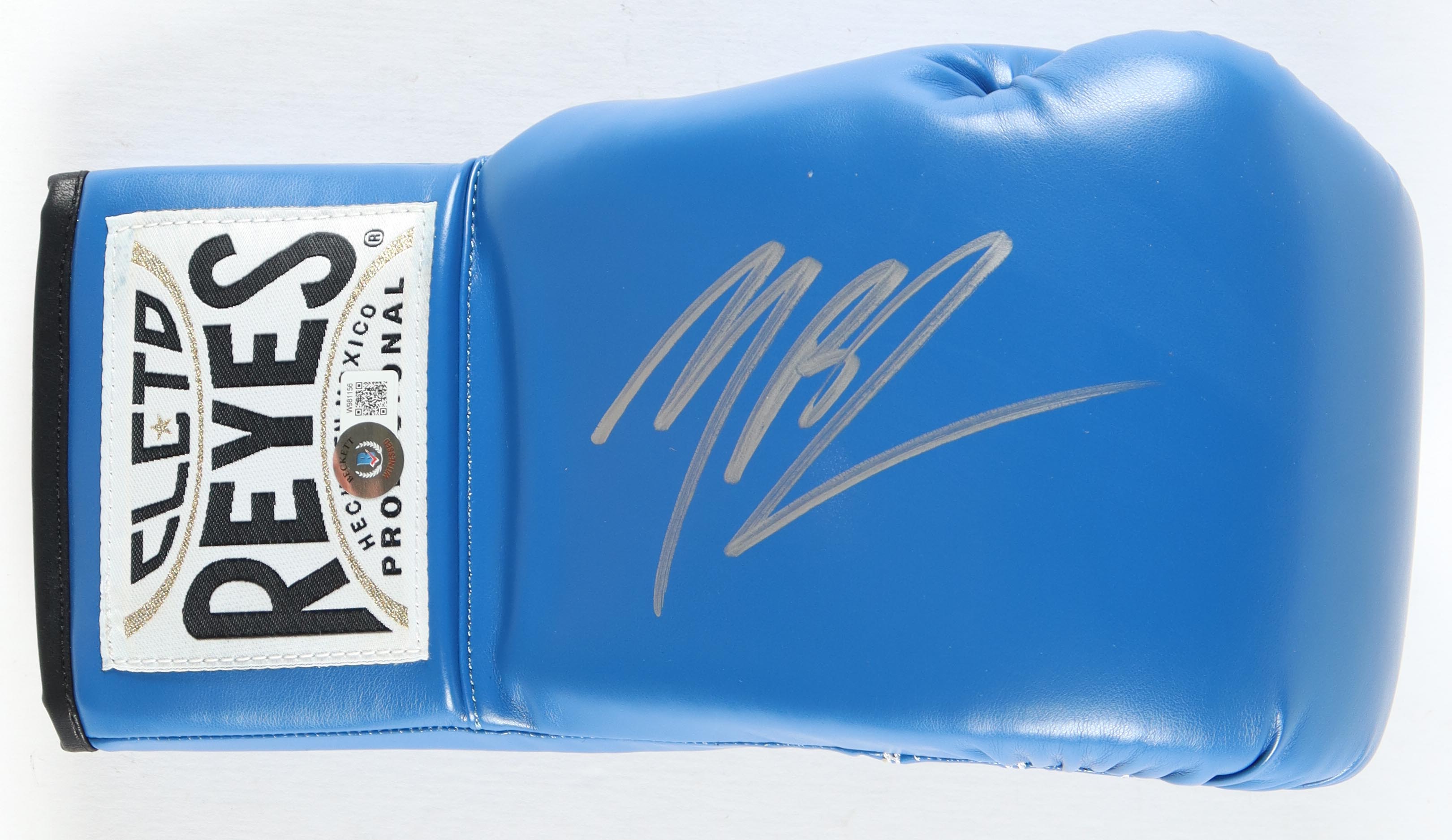 Michael B. Jordan Signed Cleto Reyes Boxing Glove (Beckett) at PristineAuction.com Michael B. Jordan Signed Cleto Reyes Boxing Glove (Beckett) at PristineAuction.com