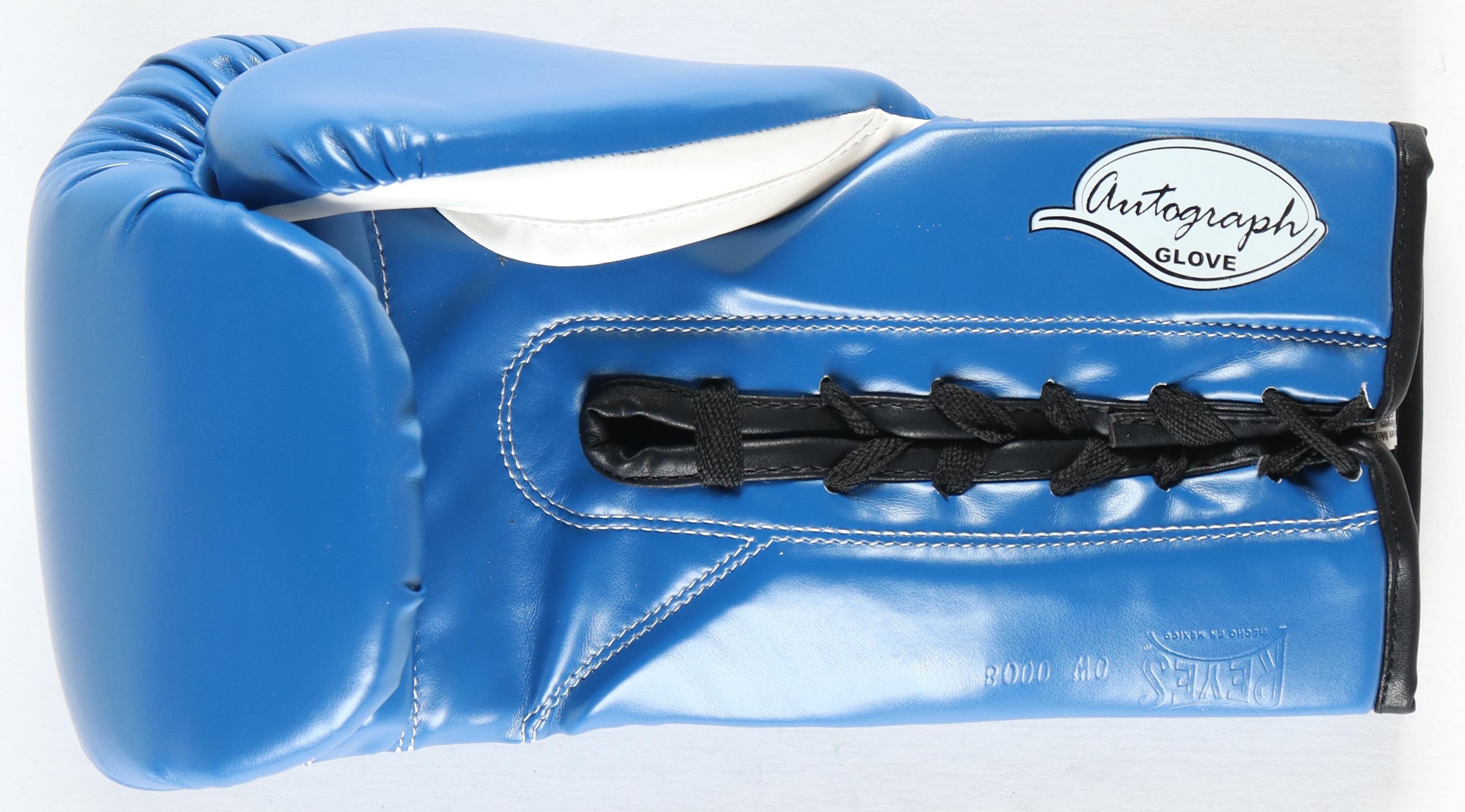 Michael B. Jordan Signed Cleto Reyes Boxing Glove (Beckett) at PristineAuction.com Michael B. Jordan Signed Cleto Reyes Boxing Glove (Beckett) at PristineAuction.com