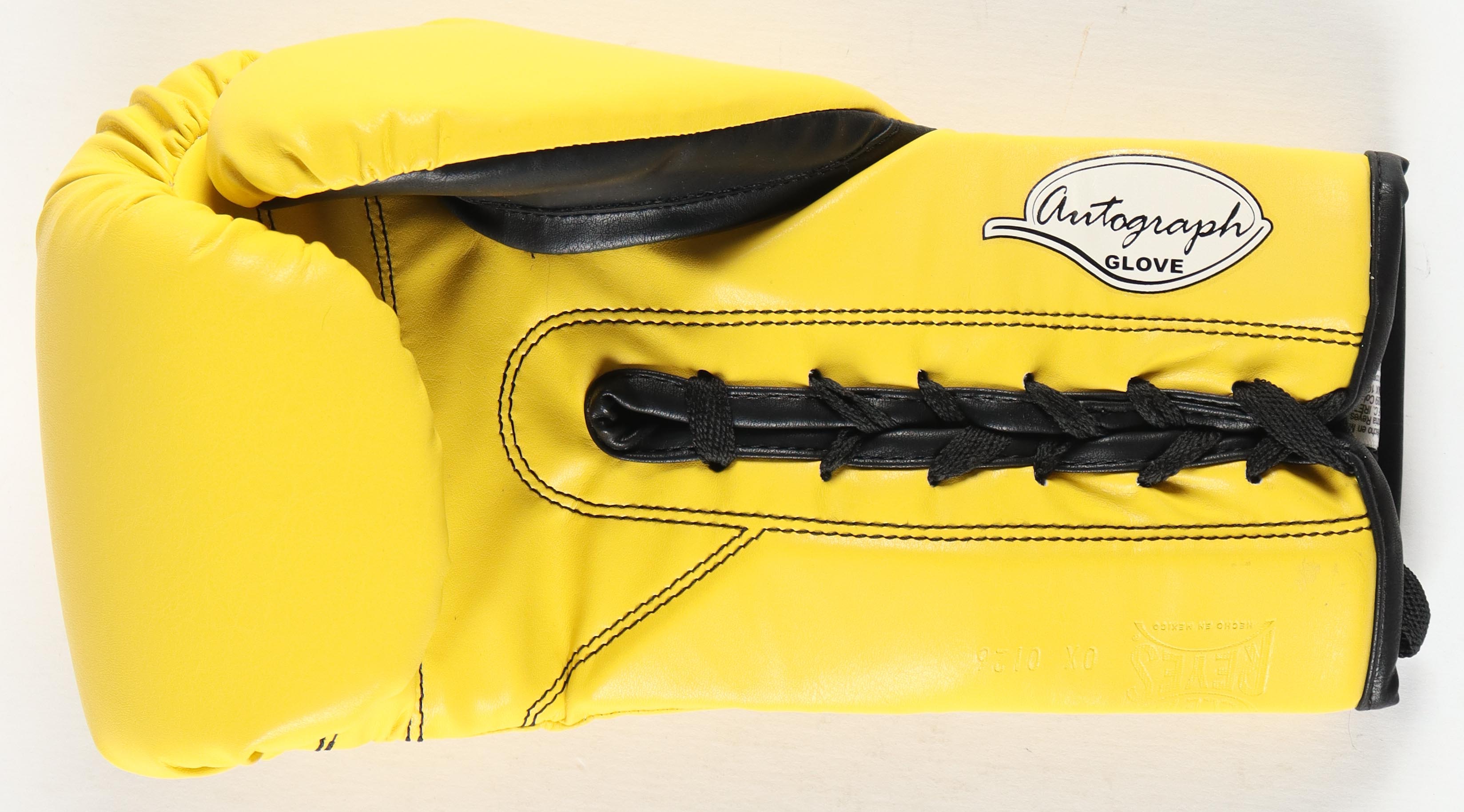 Michael B. Jordan Signed Cleto Reyes Boxing Glove (Beckett) at PristineAuction.com Michael B. Jordan Signed Cleto Reyes Boxing Glove (Beckett) at PristineAuction.com