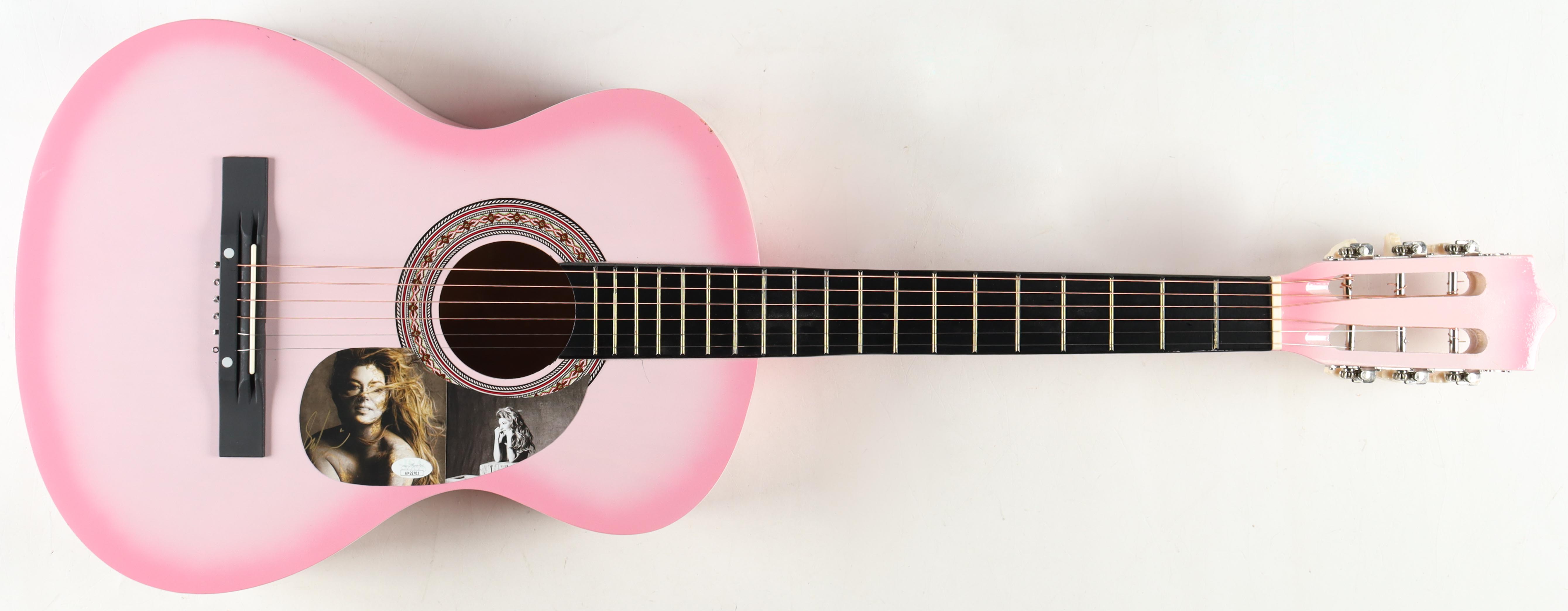 Shania Twain Signed 38" Acoustic Guitar (JSA) at PristineAuction.com Shania Twain Signed 38" Acoustic Guitar (JSA) at PristineAuction.com
