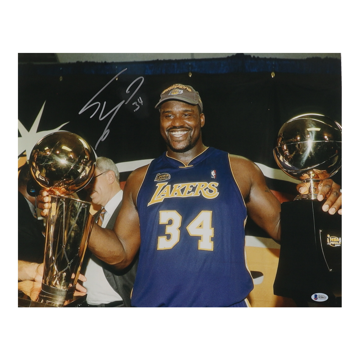 Shaquille O'Neal Signed Lakers 16x20 Photo (Beckett) at PristineAuction.com Shaquille O'Neal Signed Lakers 16x20 Photo (Beckett) at PristineAuction.com