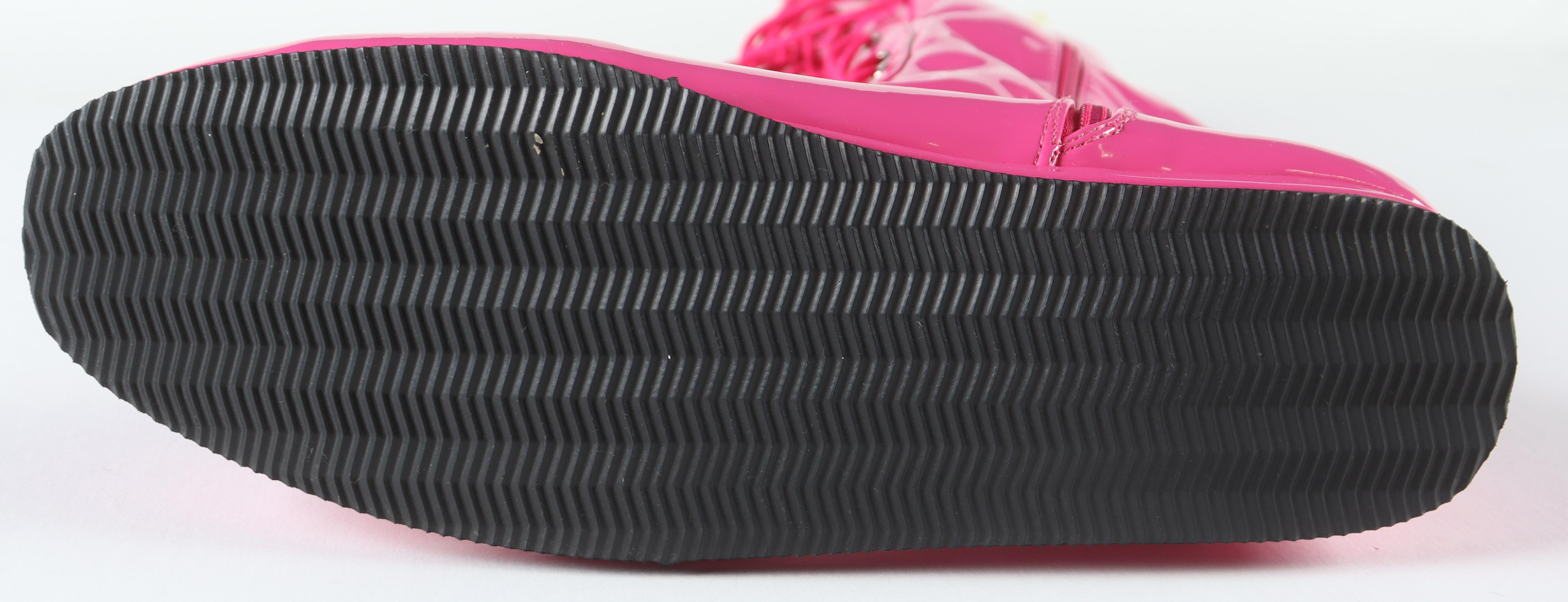 Ric Flair Signed Wrestling Boot (PSA) at PristineAuction.com Ric Flair Signed Wrestling Boot (PSA) at PristineAuction.com