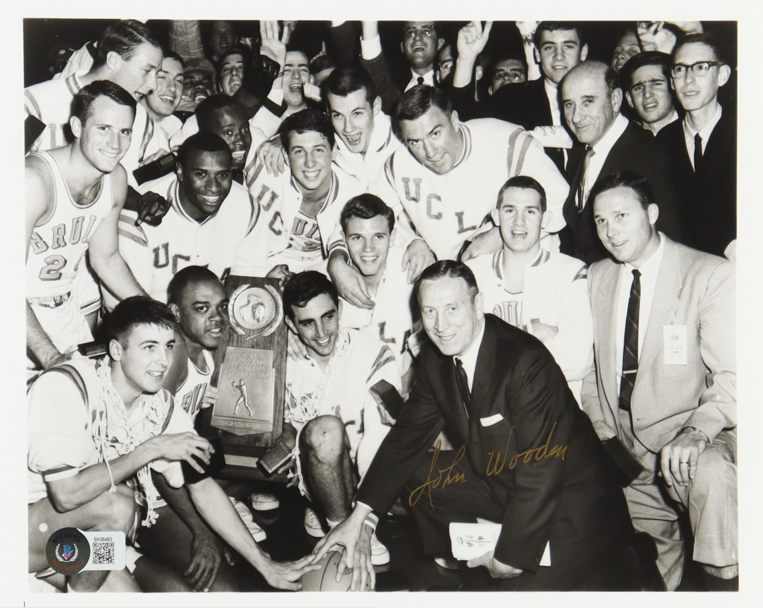 John Wooden Signed UCLA Bruins 8x10 Photo (Beckett) at PristineAuction.com John Wooden Signed UCLA Bruins 8x10 Photo (Beckett) at PristineAuction.com