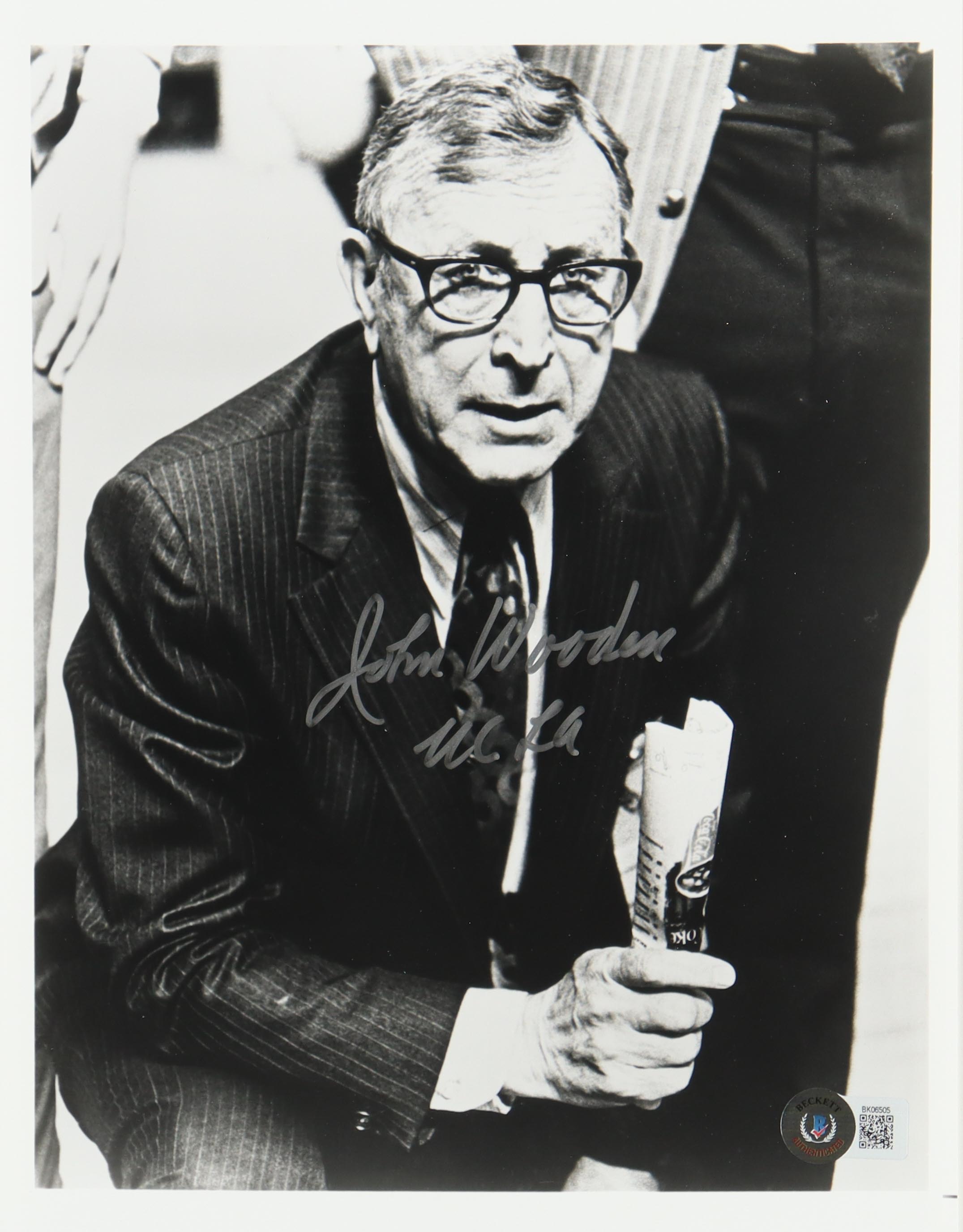 John Wooden Signed UCLA Bruins 8x10 Photo Inscribed "UCLA" (Beckett) at PristineAuction.com John Wooden Signed UCLA Bruins 8x10 Photo Inscribed "UCLA" (Beckett) at PristineAuction.com