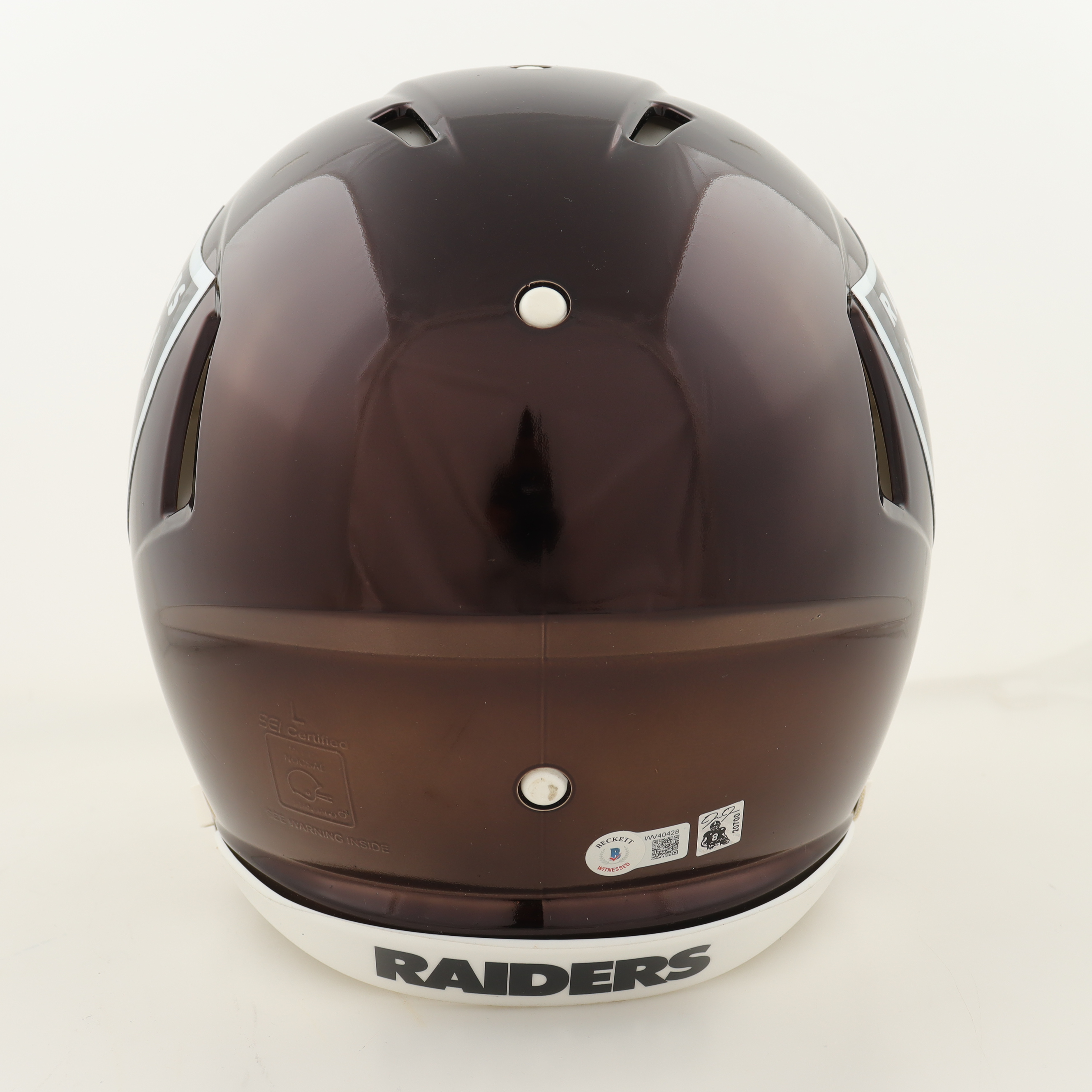 Josh Jacobs Signed Raiders Full-Size Authentic On-Field Chrome Speed Helmet (Beckett & Jacobs) at PristineAuction.com Josh Jacobs Signed Raiders Full-Size Authentic On-Field Chrome Speed Helmet (Beckett & Jacobs) at PristineAuction.com