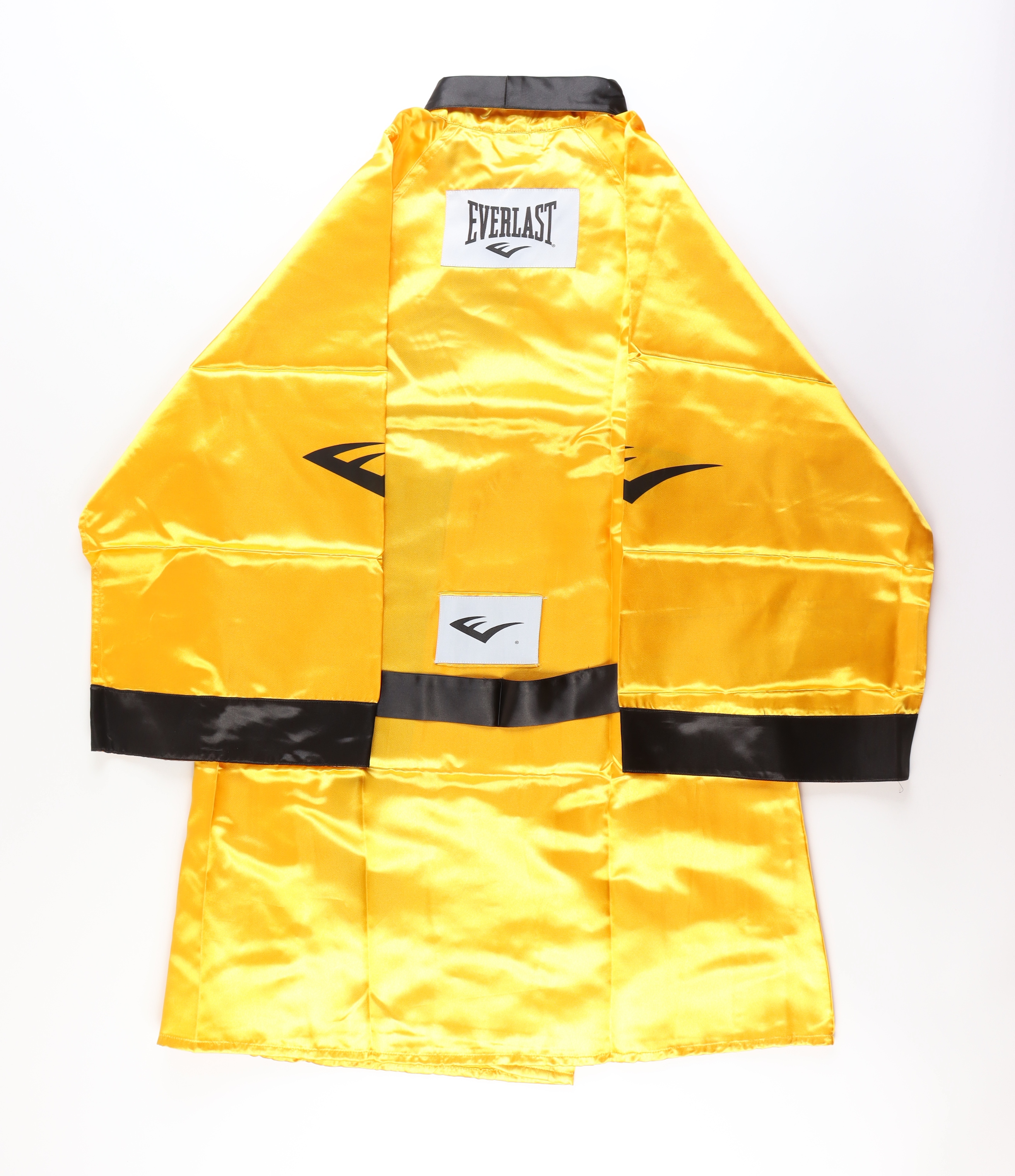 Everlast Robe Mike Tyson Signed Everlast Boxing Robe (JSA & Tyson) | Pristine Auction