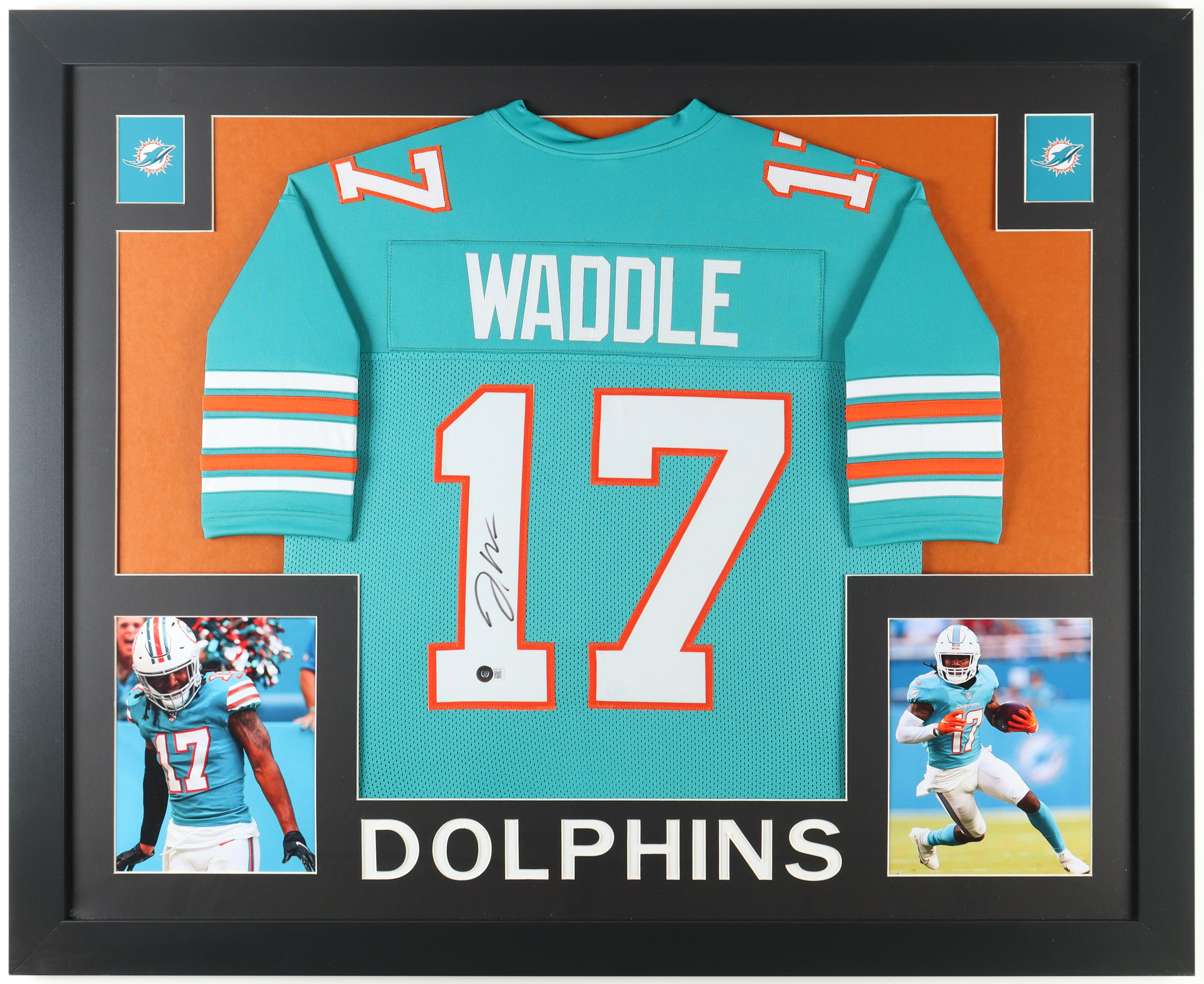 Jaylen Waddle Signed Custom Framed Jersey Display (Beckett) at PristineAuction.com Jaylen Waddle Signed Custom Framed Jersey Display (Beckett) at PristineAuction.com