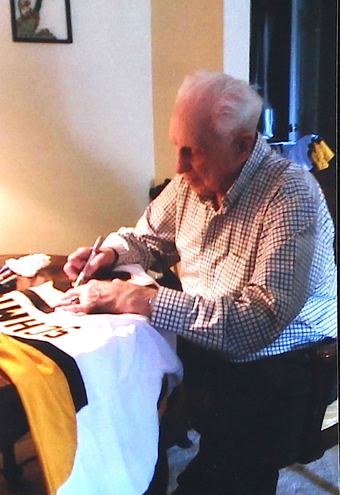 Milt Schmidt Signed Bruins Jersey Inscribed "HOF 1961" (GA COA) at PristineAuction.com Milt Schmidt Signed Bruins Jersey Inscribed "HOF 1961" (GA COA) at PristineAuction.com