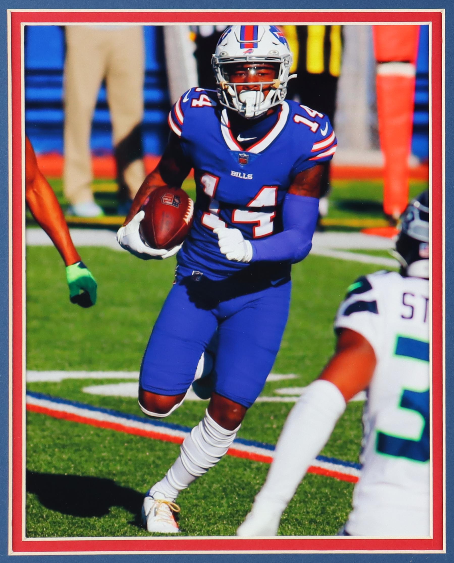 Stefon Diggs Signed Custom Framed Jersey Display (Beckett) at PristineAuction.com Stefon Diggs Signed Custom Framed Jersey Display (Beckett) at PristineAuction.com