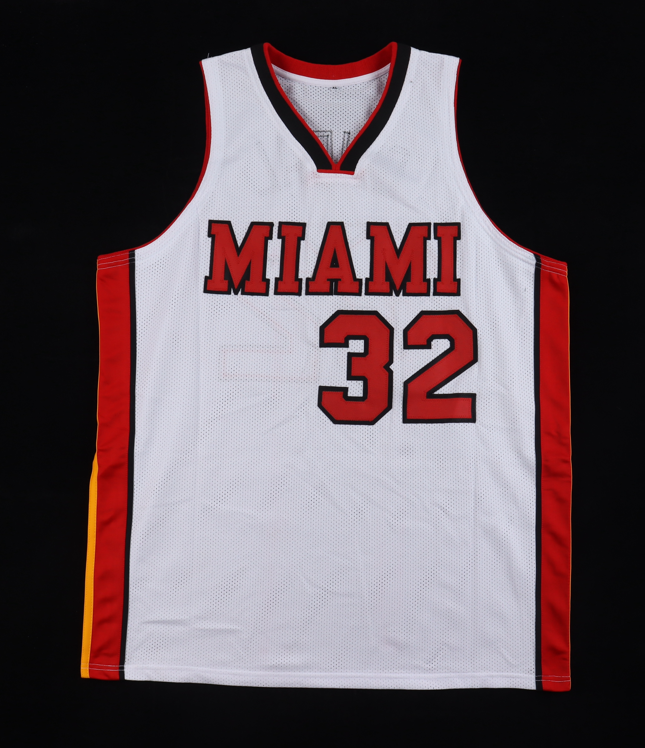 Shaquille O'Neal Signed Jersey (Beckett) at PristineAuction.com Shaquille O'Neal Signed Jersey (Beckett) at PristineAuction.com