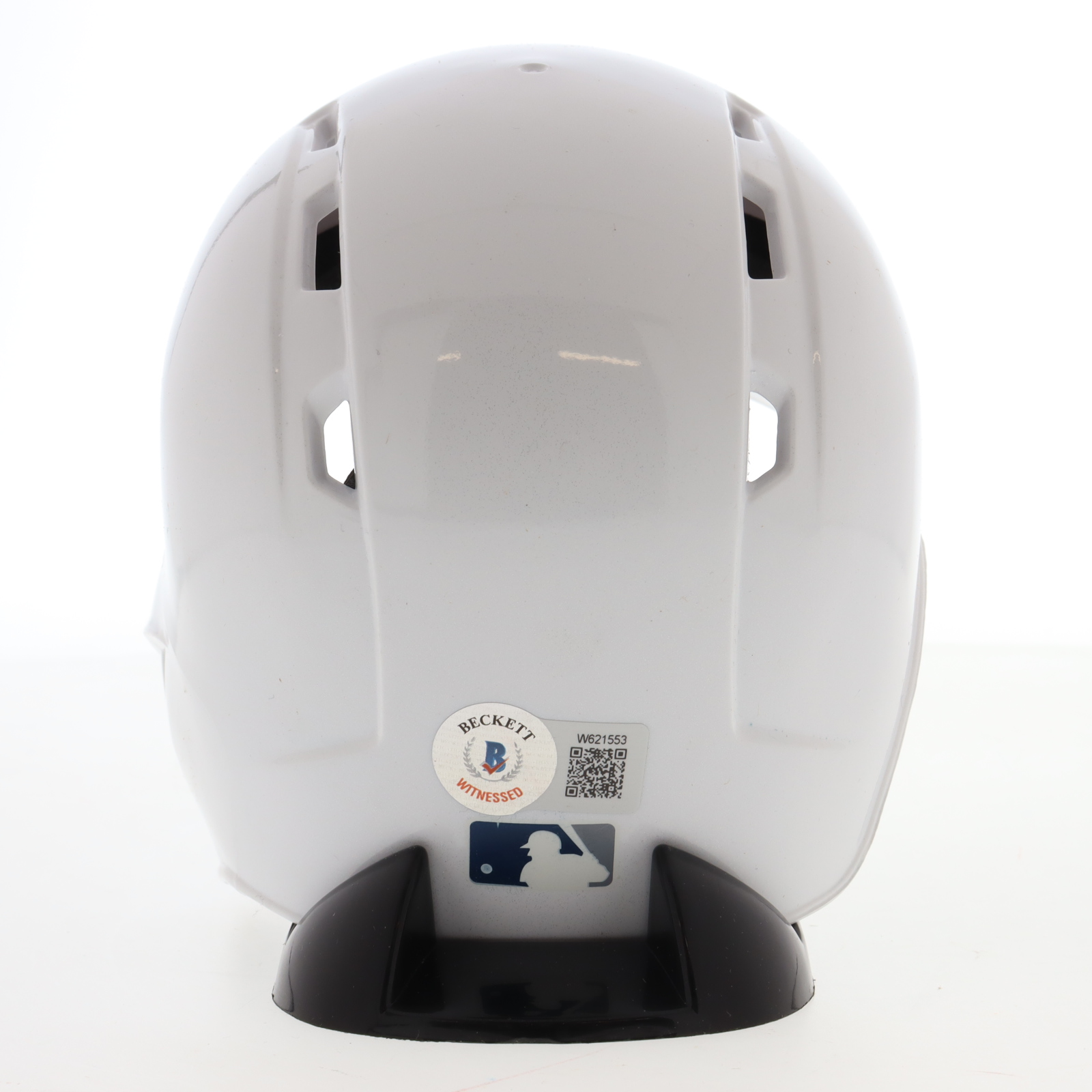 Wade Boggs Signed Yankees Mini Batting Helmet Inscribed "HOF 05" (Beckett) at PristineAuction.com Wade Boggs Signed Yankees Mini Batting Helmet Inscribed "HOF 05" (Beckett) at PristineAuction.com