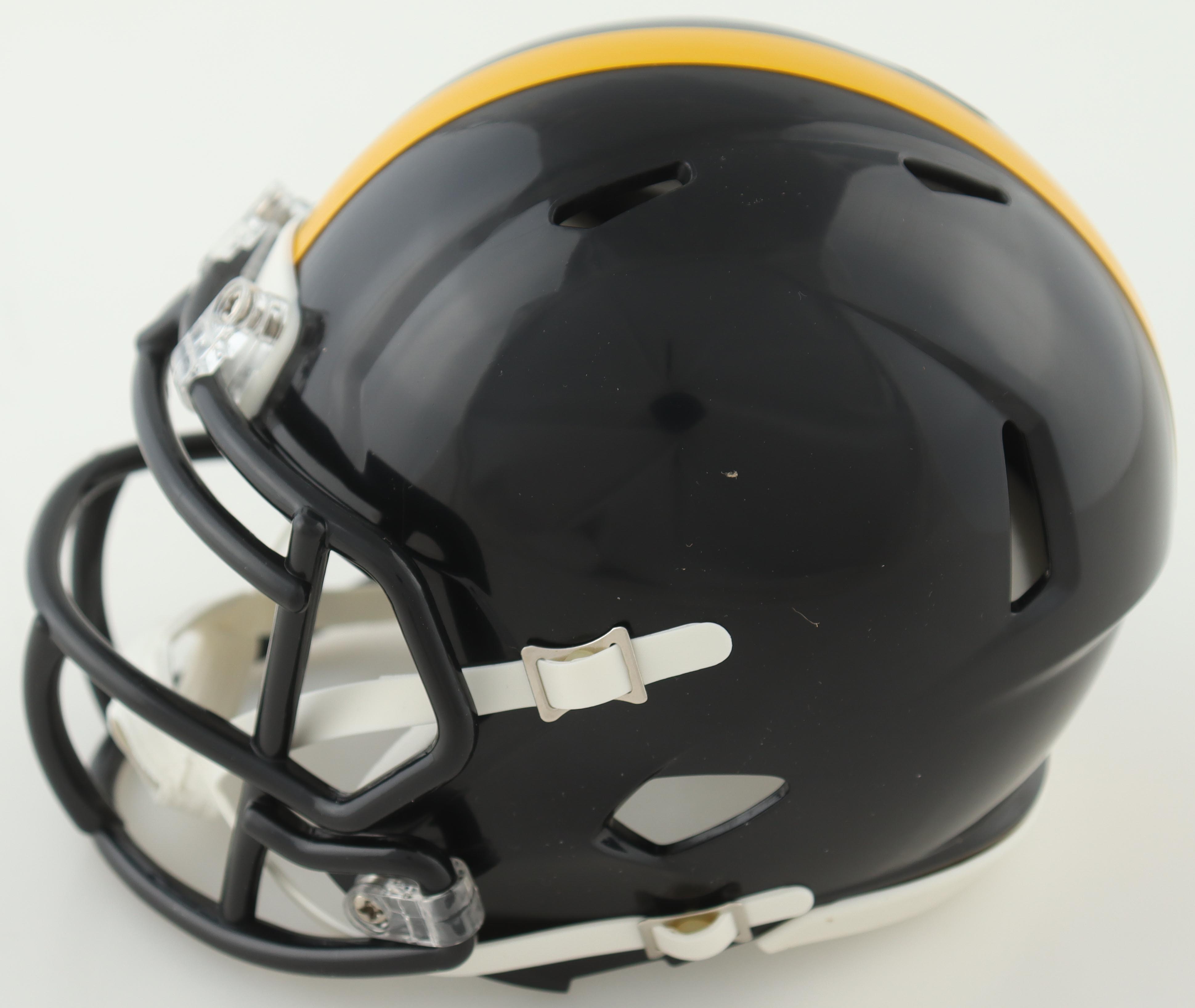 Diontae Johnson Signed Steelers Speed Mini Helmet (TSE) at PristineAuction.com Diontae Johnson Signed Steelers Speed Mini Helmet (TSE) at PristineAuction.com