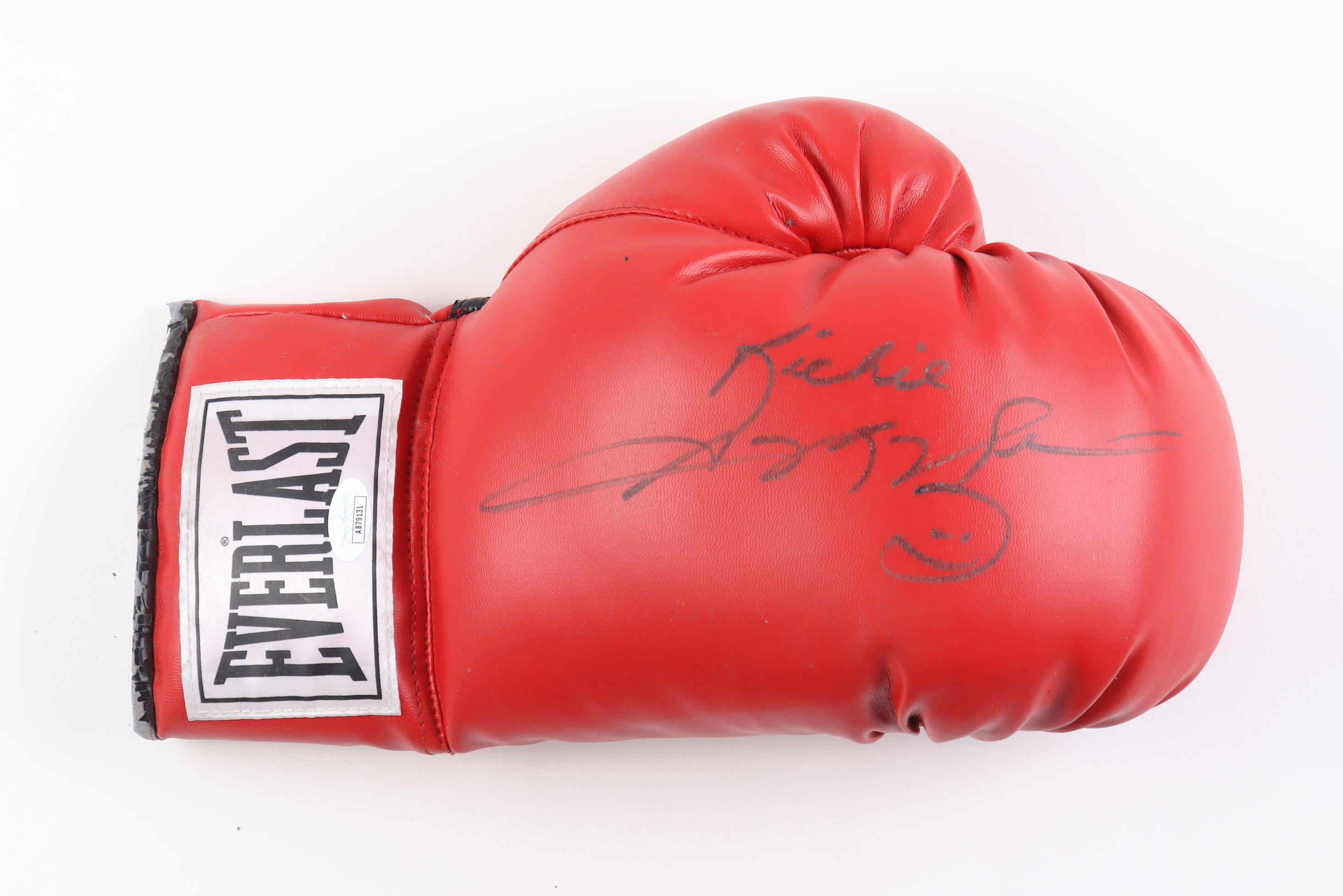 Sugar Ray Leonard Signed Everlast Boxing Glove with Inscription (JSA) at PristineAuction.com Sugar Ray Leonard Signed Everlast Boxing Glove with Inscription (JSA) at PristineAuction.com