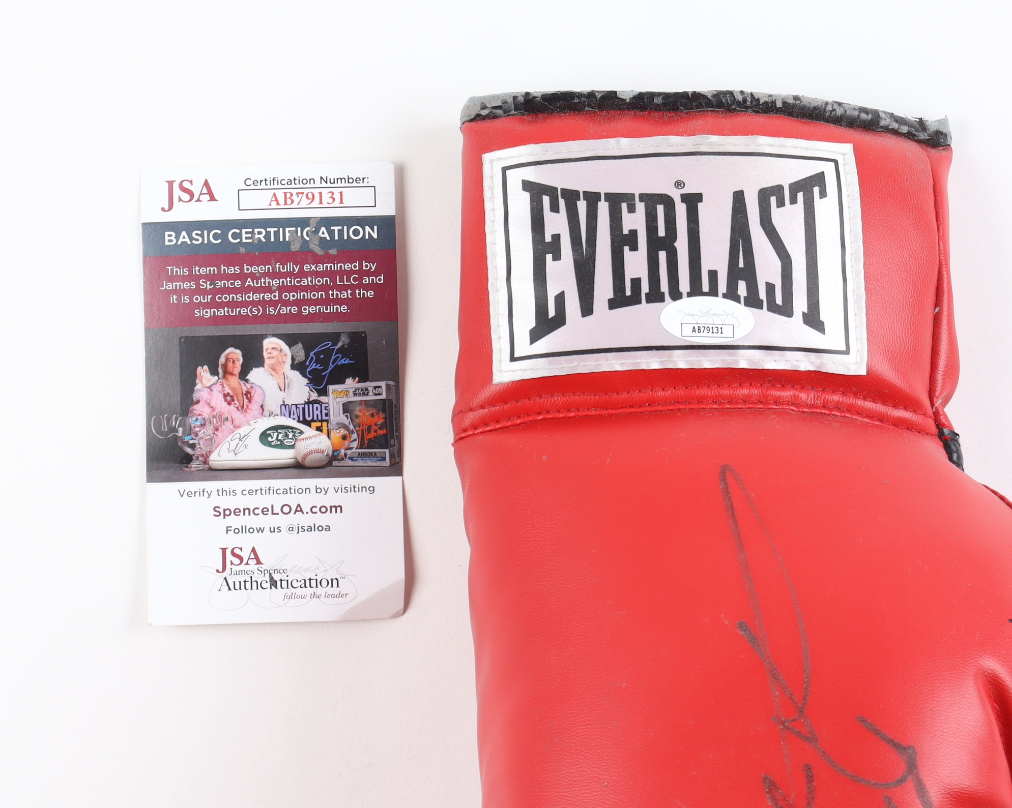 Sugar Ray Leonard Signed Everlast Boxing Glove with Inscription (JSA) at PristineAuction.com Sugar Ray Leonard Signed Everlast Boxing Glove with Inscription (JSA) at PristineAuction.com