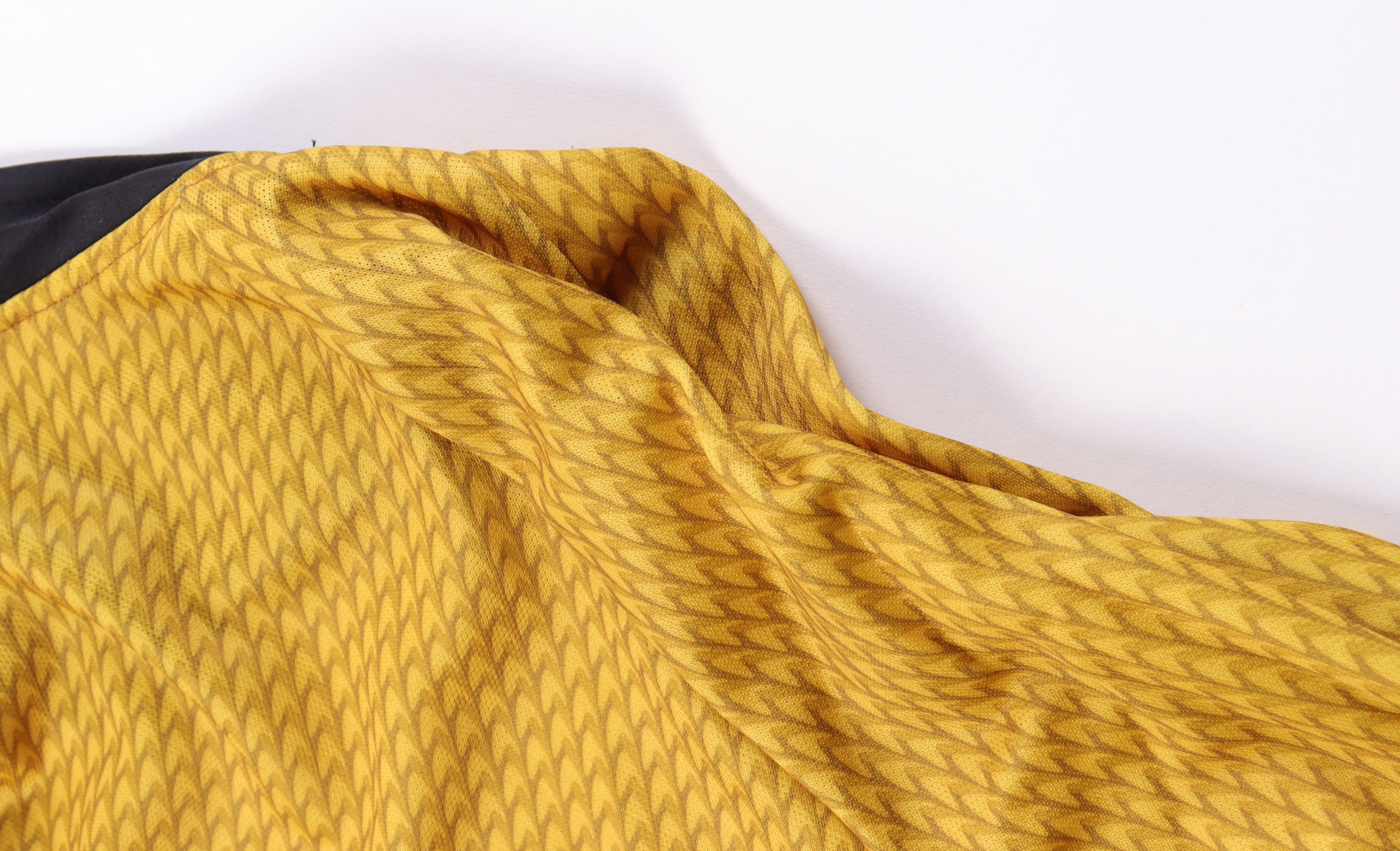 William Shatner Signed Prop Replica Uniform Shirt Inscribed "Capt. Kirk" (JSA) at PristineAuction.com William Shatner Signed Prop Replica Uniform Shirt Inscribed "Capt. Kirk" (JSA) at PristineAuction.com