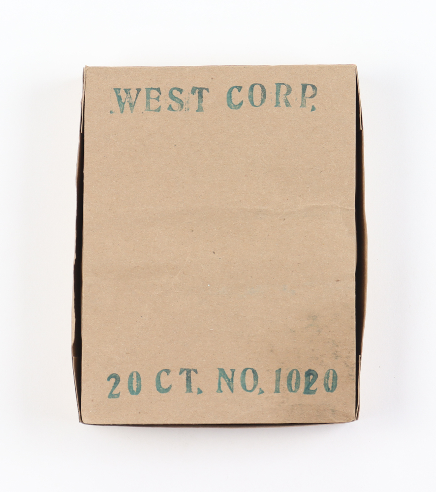 1976 Topps Baseball Card Fun Pack Box with (20) Packs at PristineAuction.com 1976 Topps Baseball Card Fun Pack Box with (20) Packs at PristineAuction.com