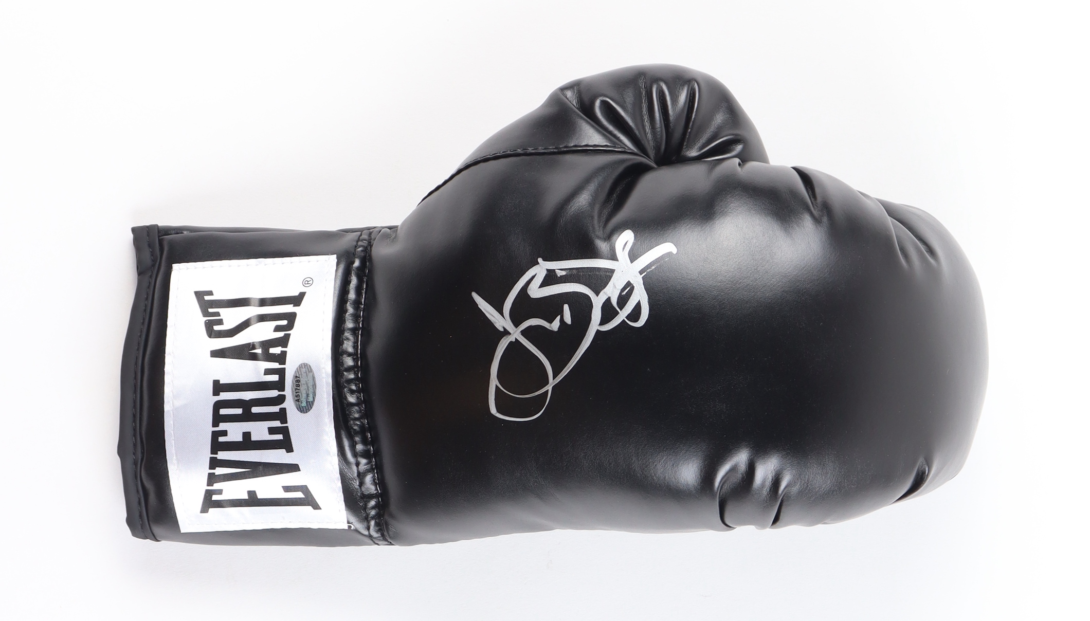 James "Buster" Douglas Signed Everlast Boxing Glove (Schwartz Sports) at PristineAuction.com James "Buster" Douglas Signed Everlast Boxing Glove (Schwartz Sports) at PristineAuction.com