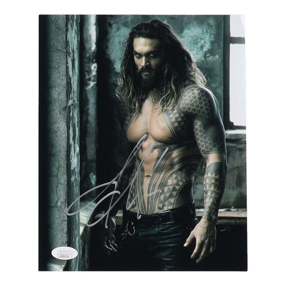 Jason Momoa Signed "Aquaman" 8x10 Photo (JSA) Pristine Auction