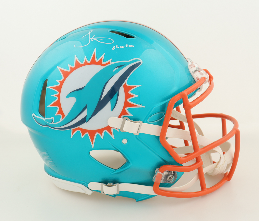 Tyreek Hill Signed Dolphins Full-Size Flash Alternate Speed Helmet Inscribed "Clutch" (Beckett) at PristineAuction.com Tyreek Hill Signed Dolphins Full-Size Flash Alternate Speed Helmet Inscribed "Clutch" (Beckett) at PristineAuction.com
